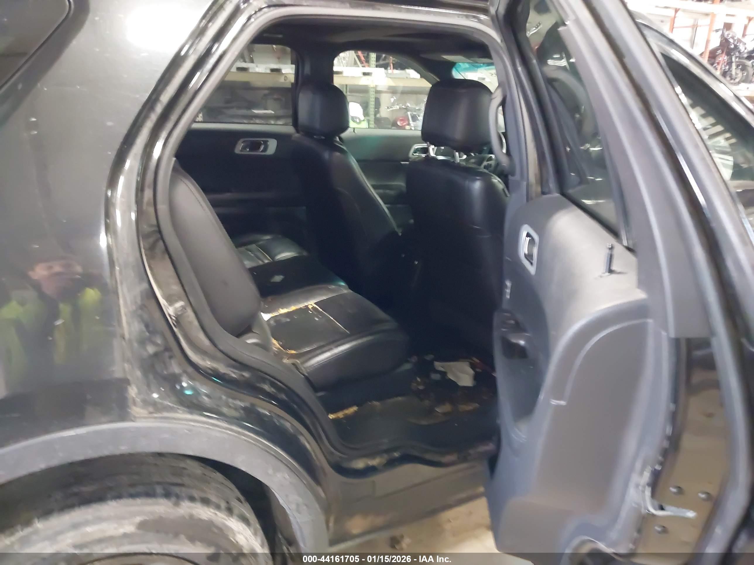 FORD EXPLORER image 8