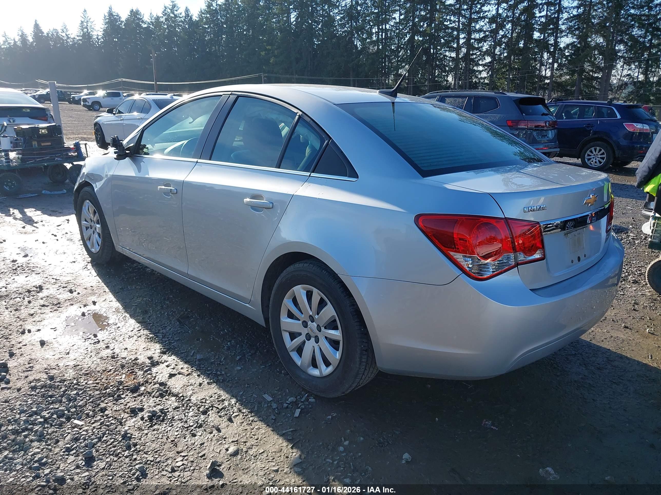 CHEVROLET CRUZE image 3