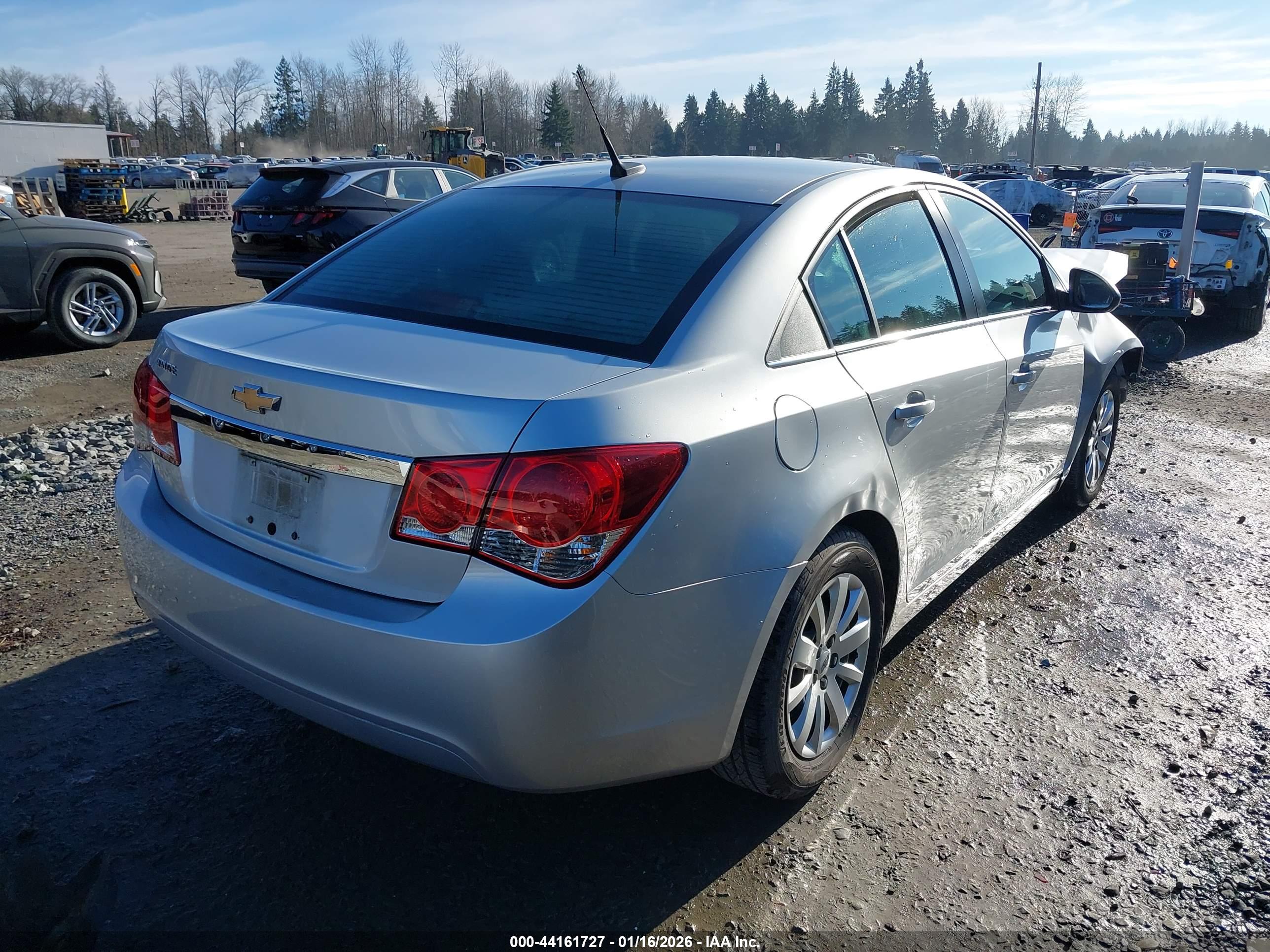 CHEVROLET CRUZE image 4