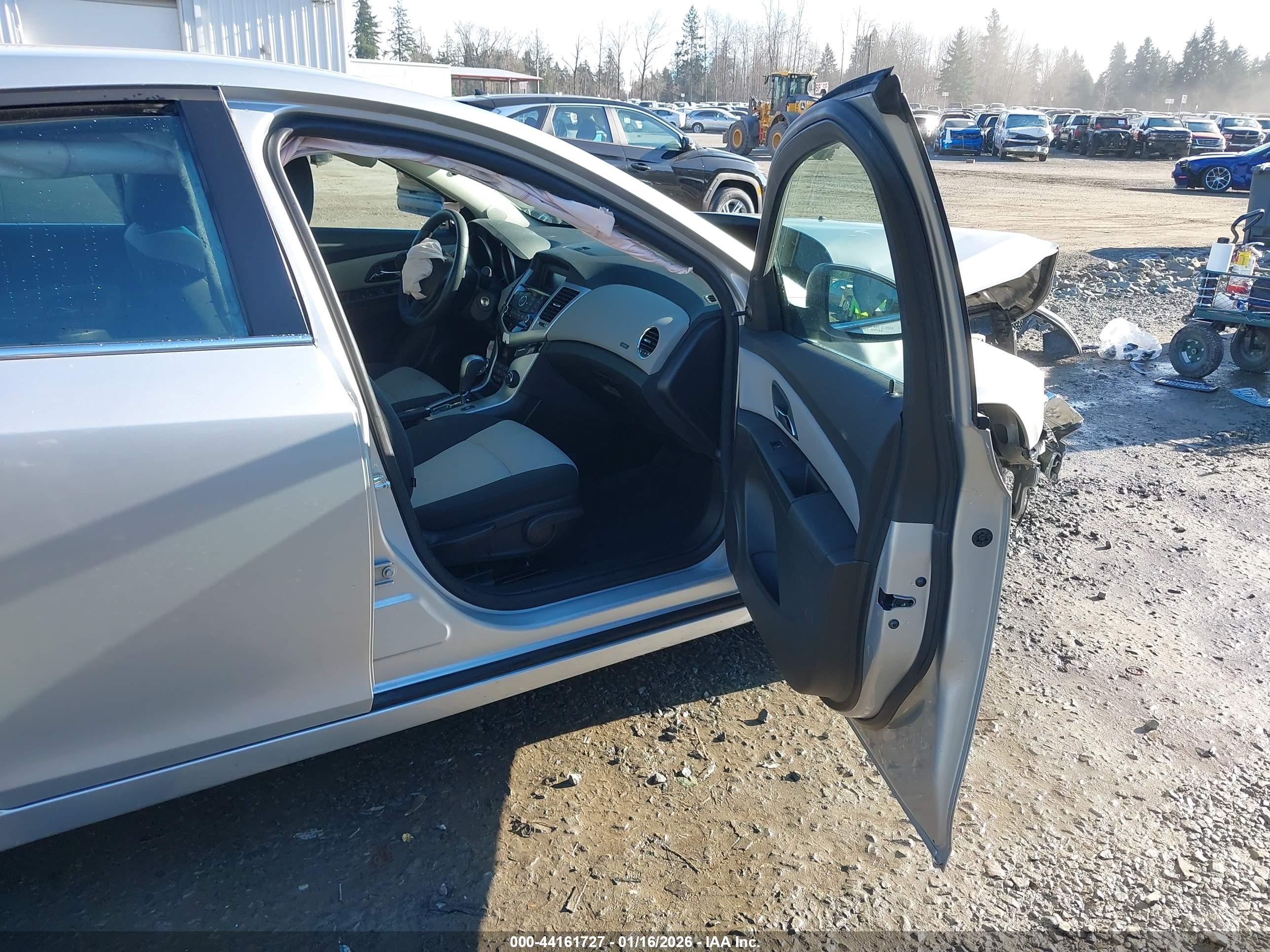 CHEVROLET CRUZE image 5