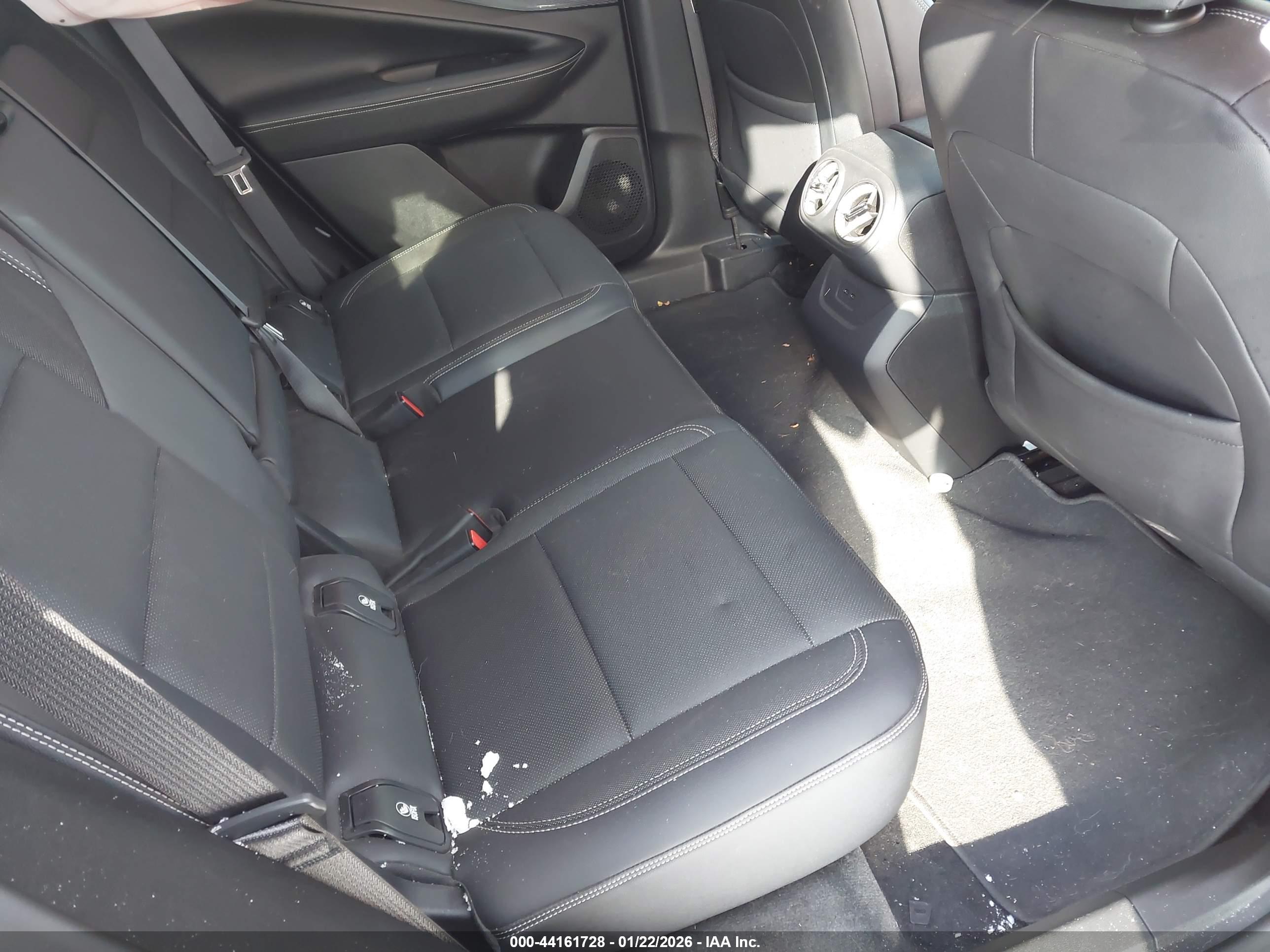 CHEVROLET BLAZER image 8