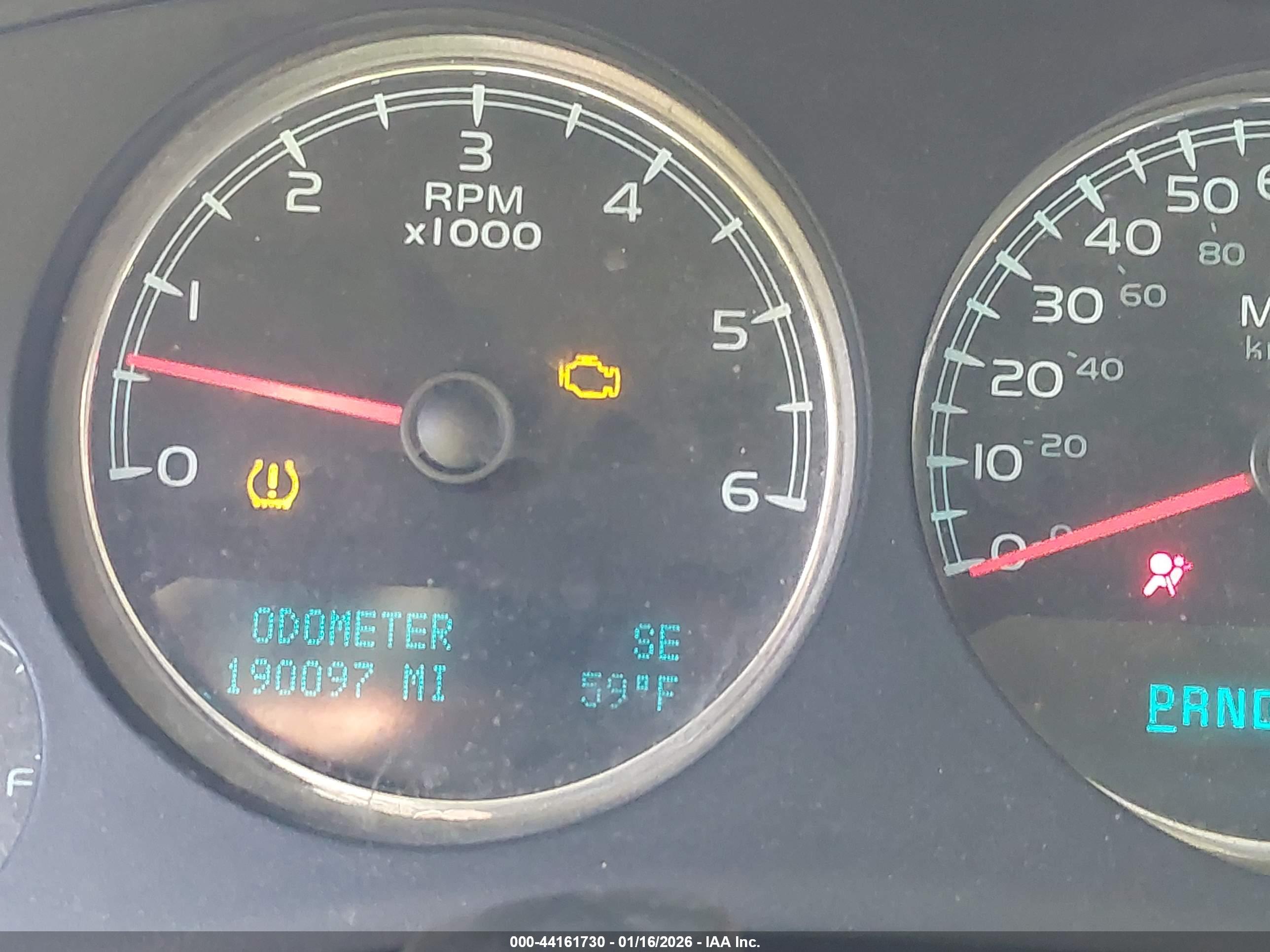 CHEVROLET SUBURBAN image 7