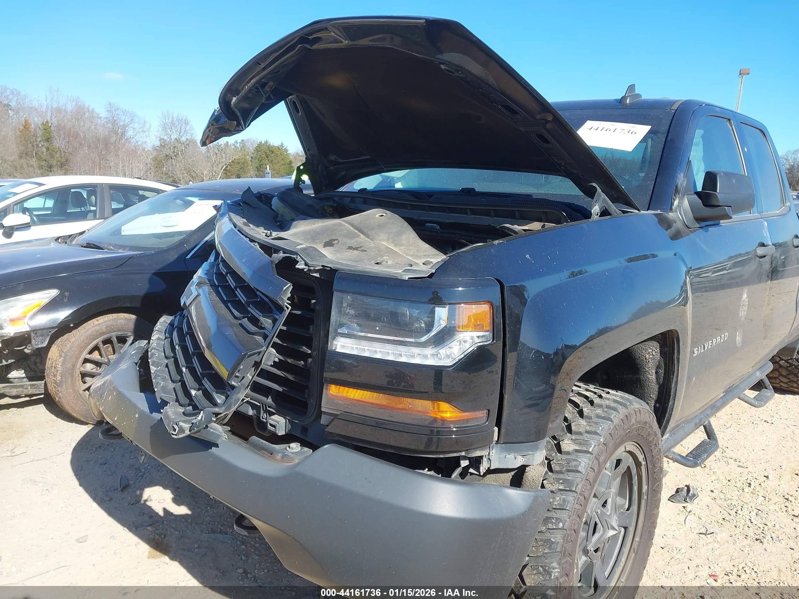 CHEVROLET SILVERADO image 6