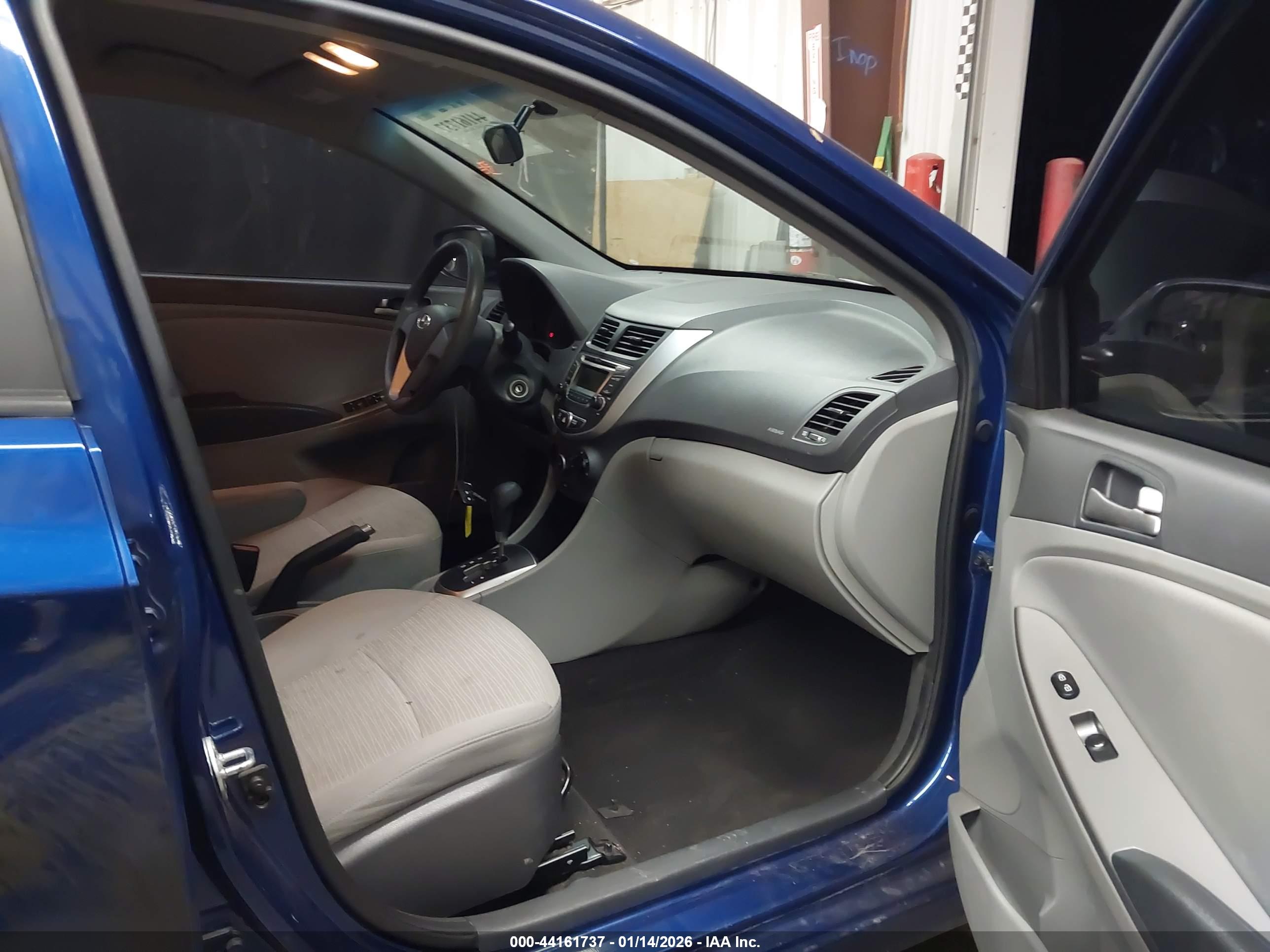 HYUNDAI ACCENT image 5