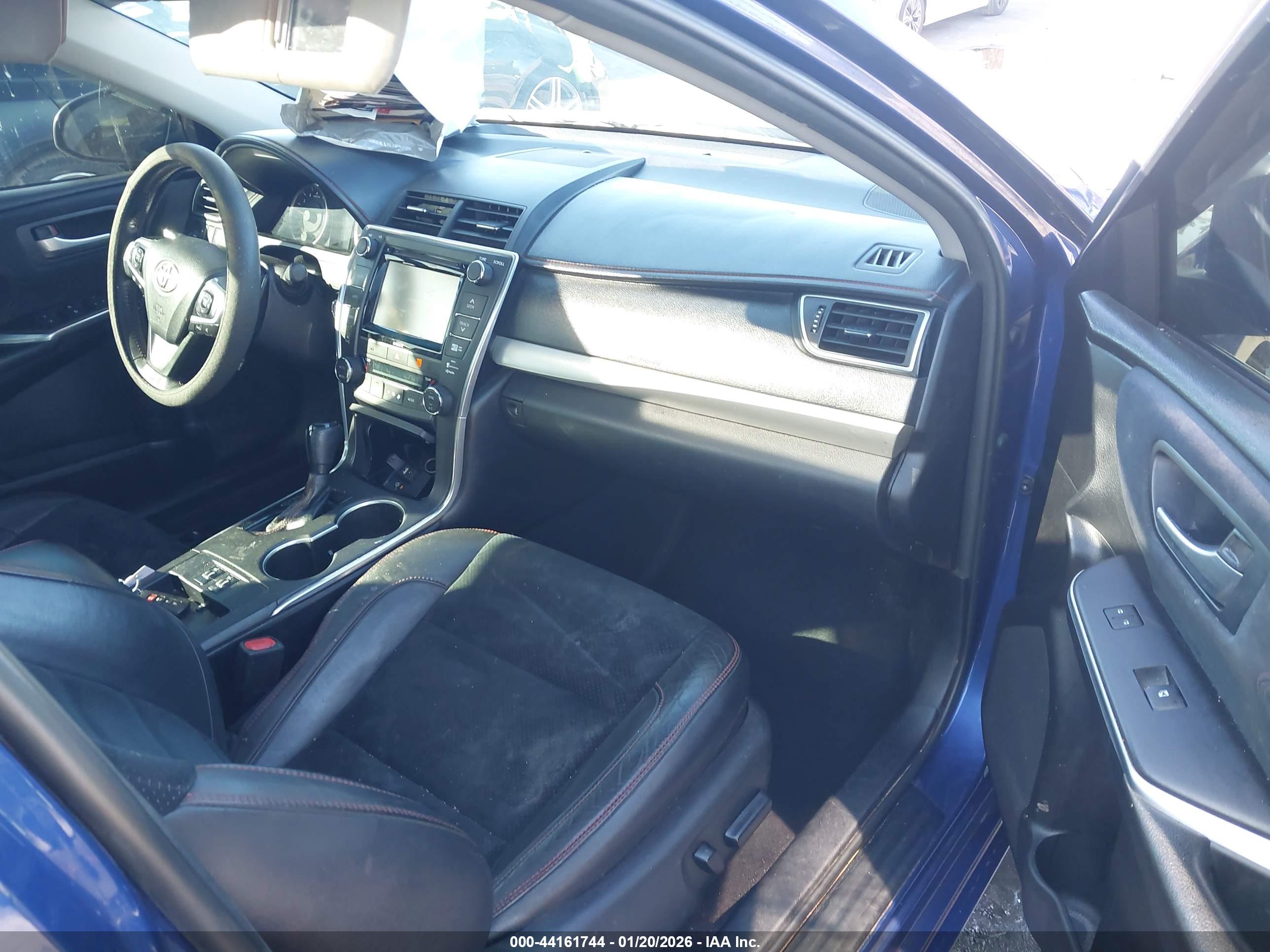 TOYOTA CAMRY image 5