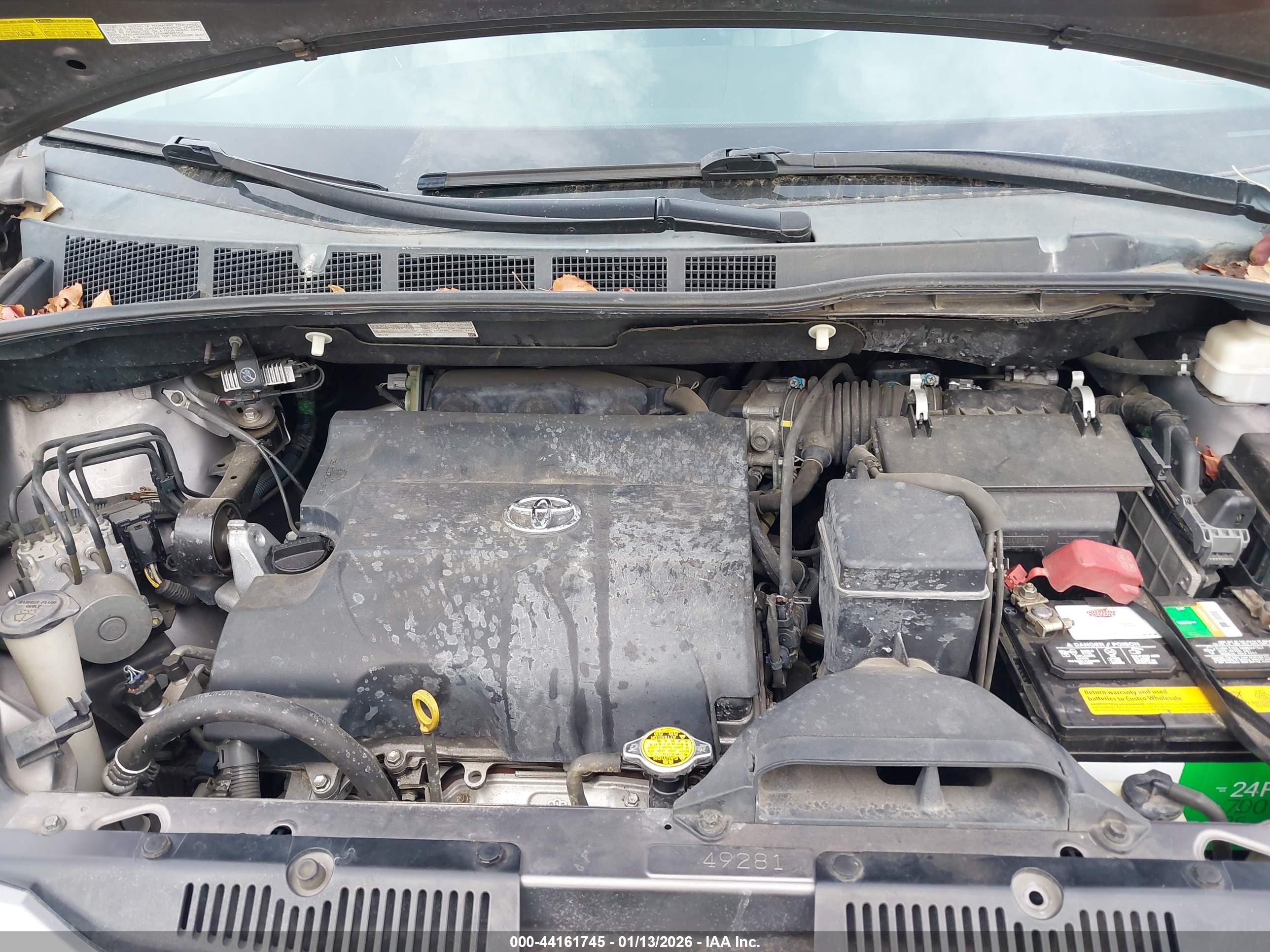 TOYOTA SIENNA image 10