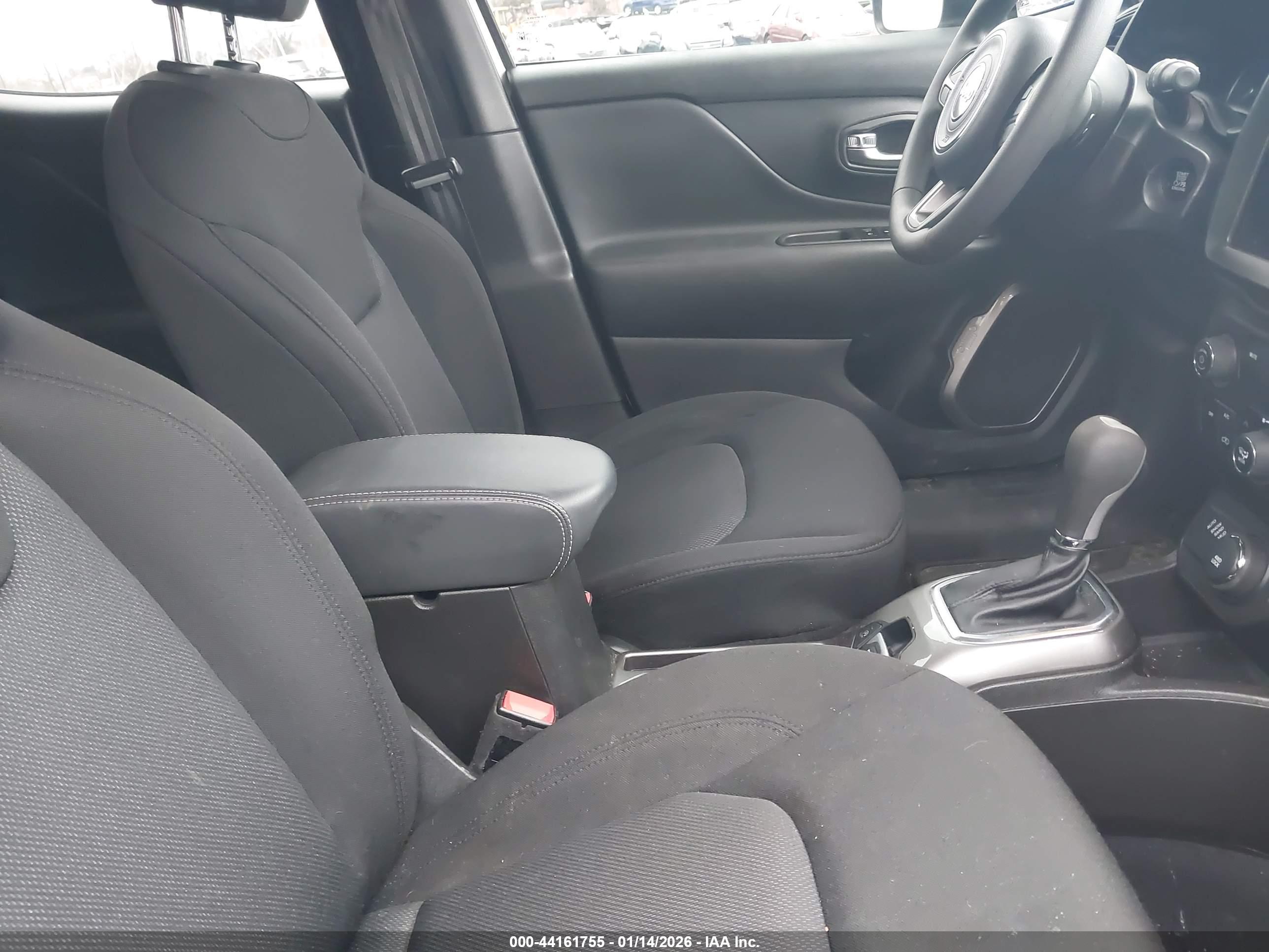JEEP RENEGADE image 5