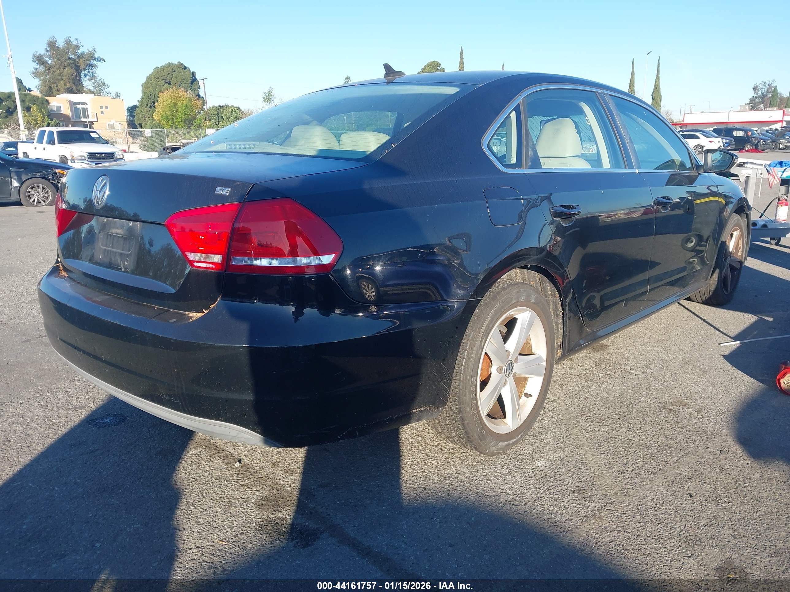VOLKSWAGEN PASSAT image 4