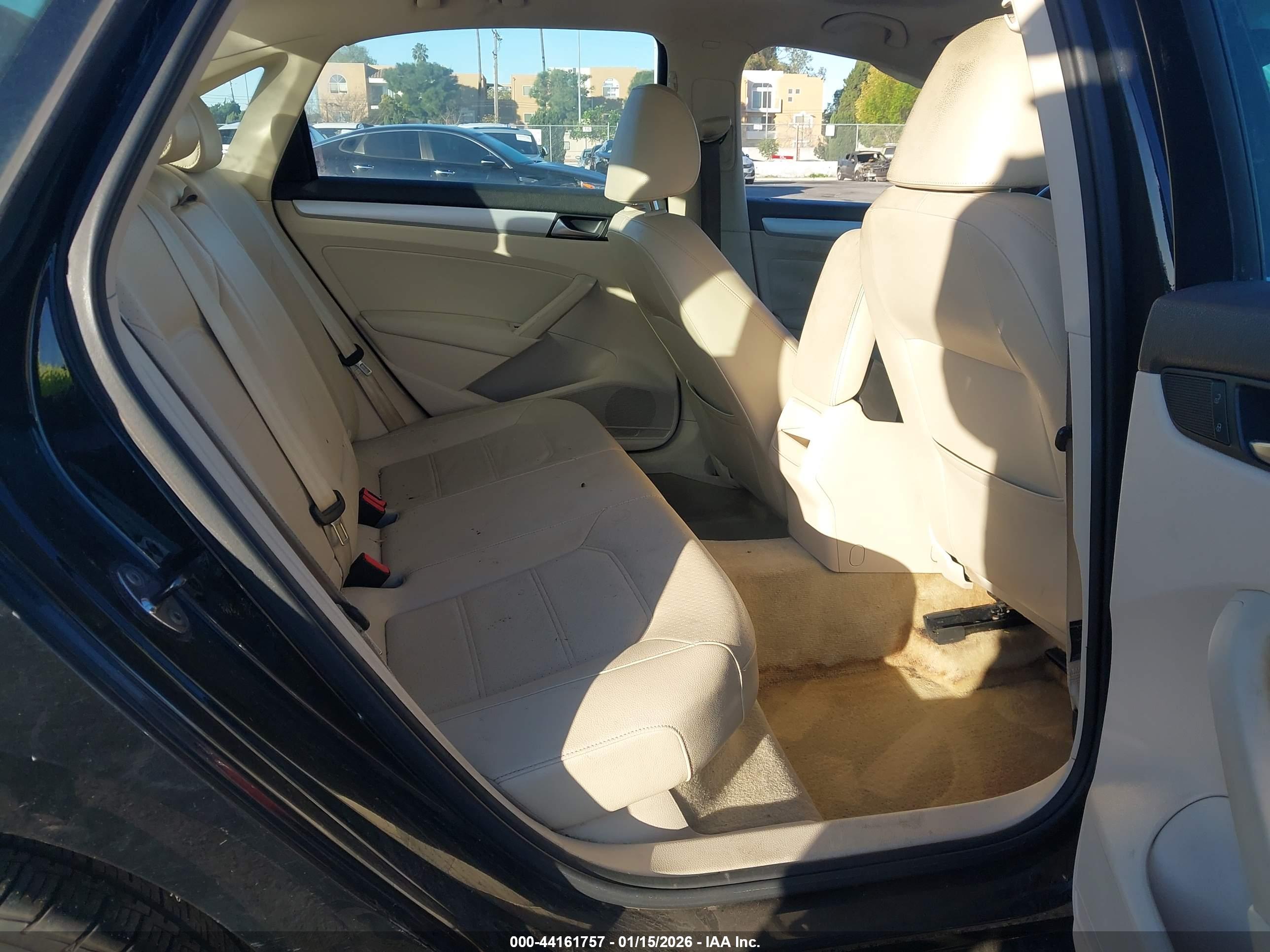 VOLKSWAGEN PASSAT image 8