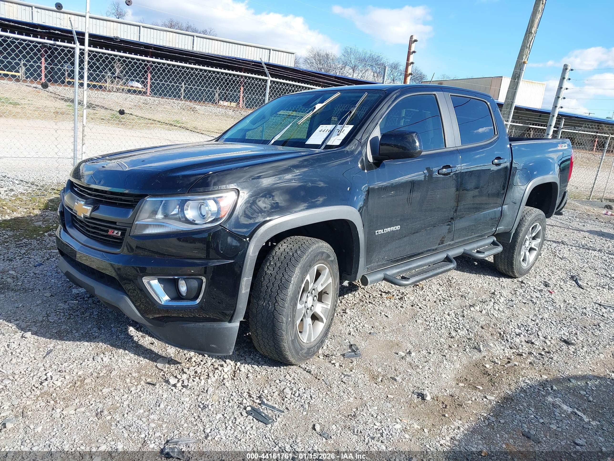 CHEVROLET COLORADO image 2