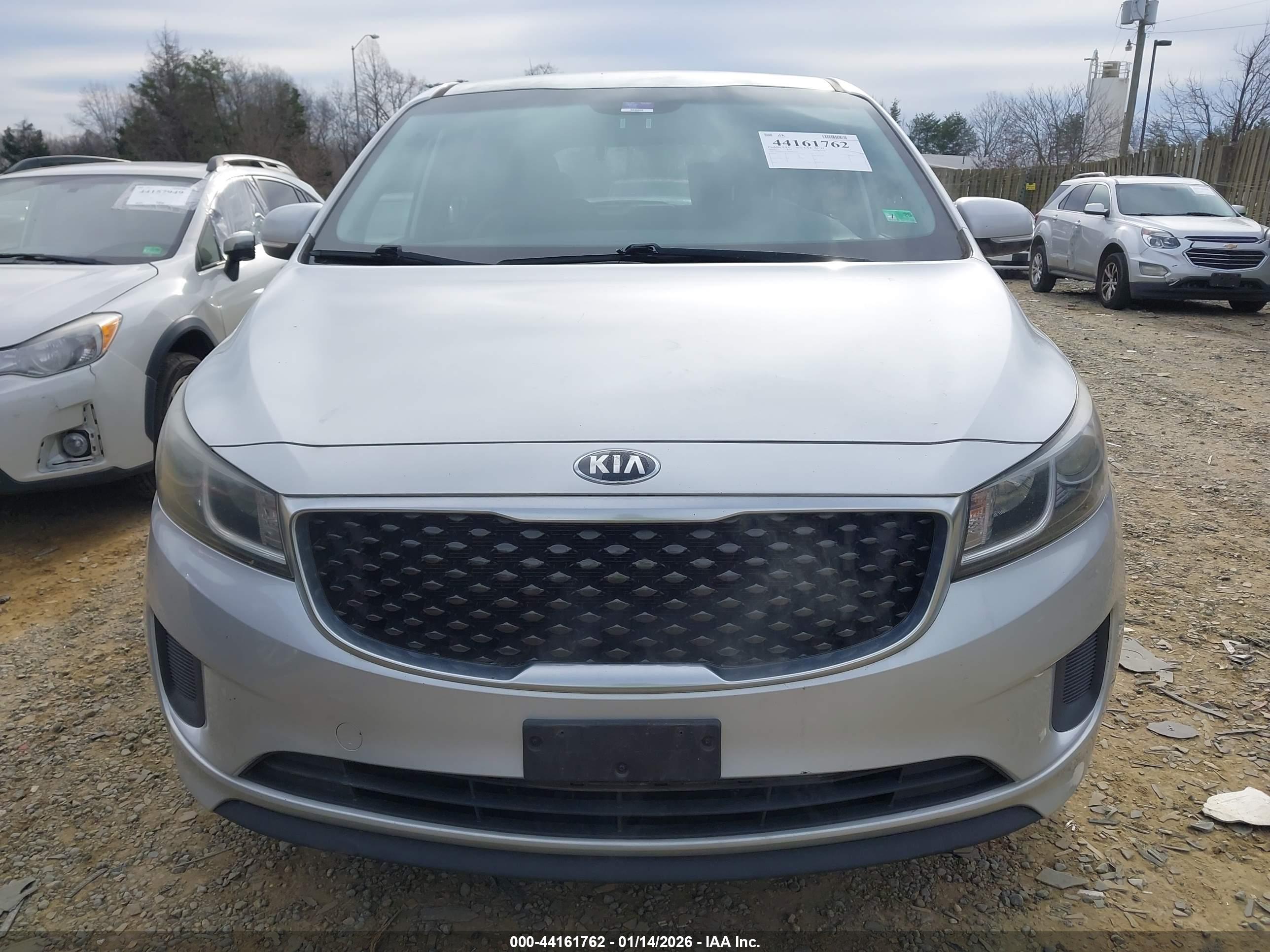 KIA SEDONA image 6
