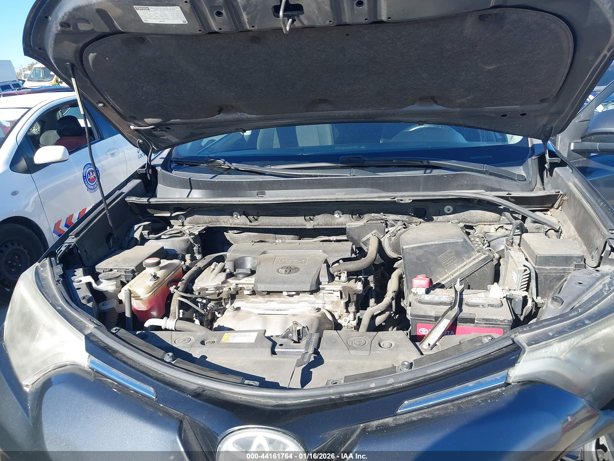 TOYOTA RAV4 image 10