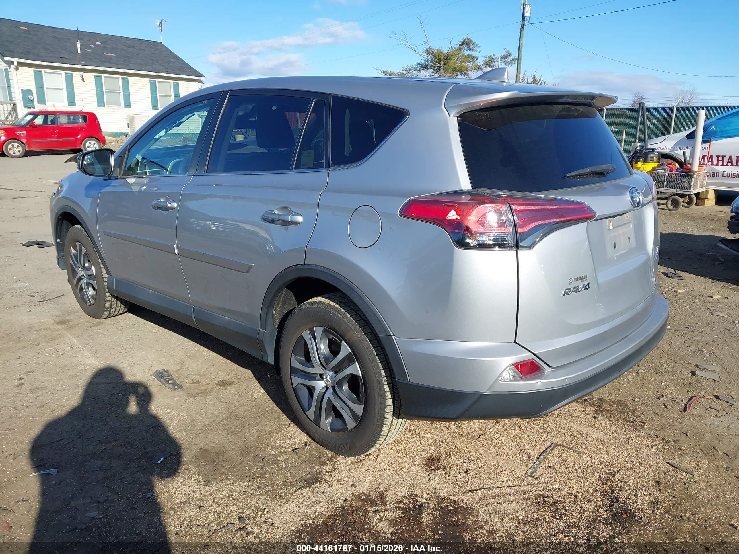TOYOTA RAV4 image 3