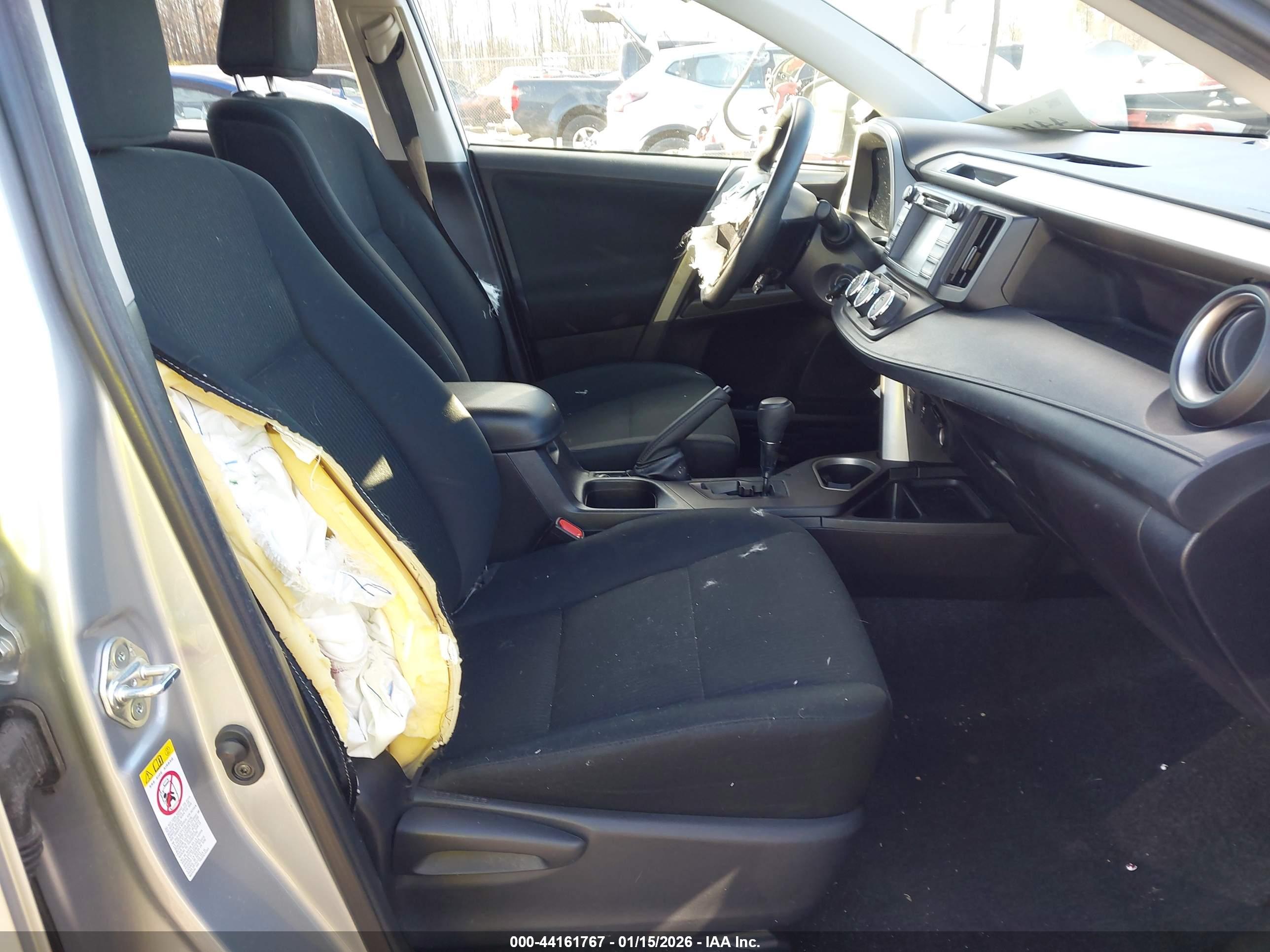 TOYOTA RAV4 image 5