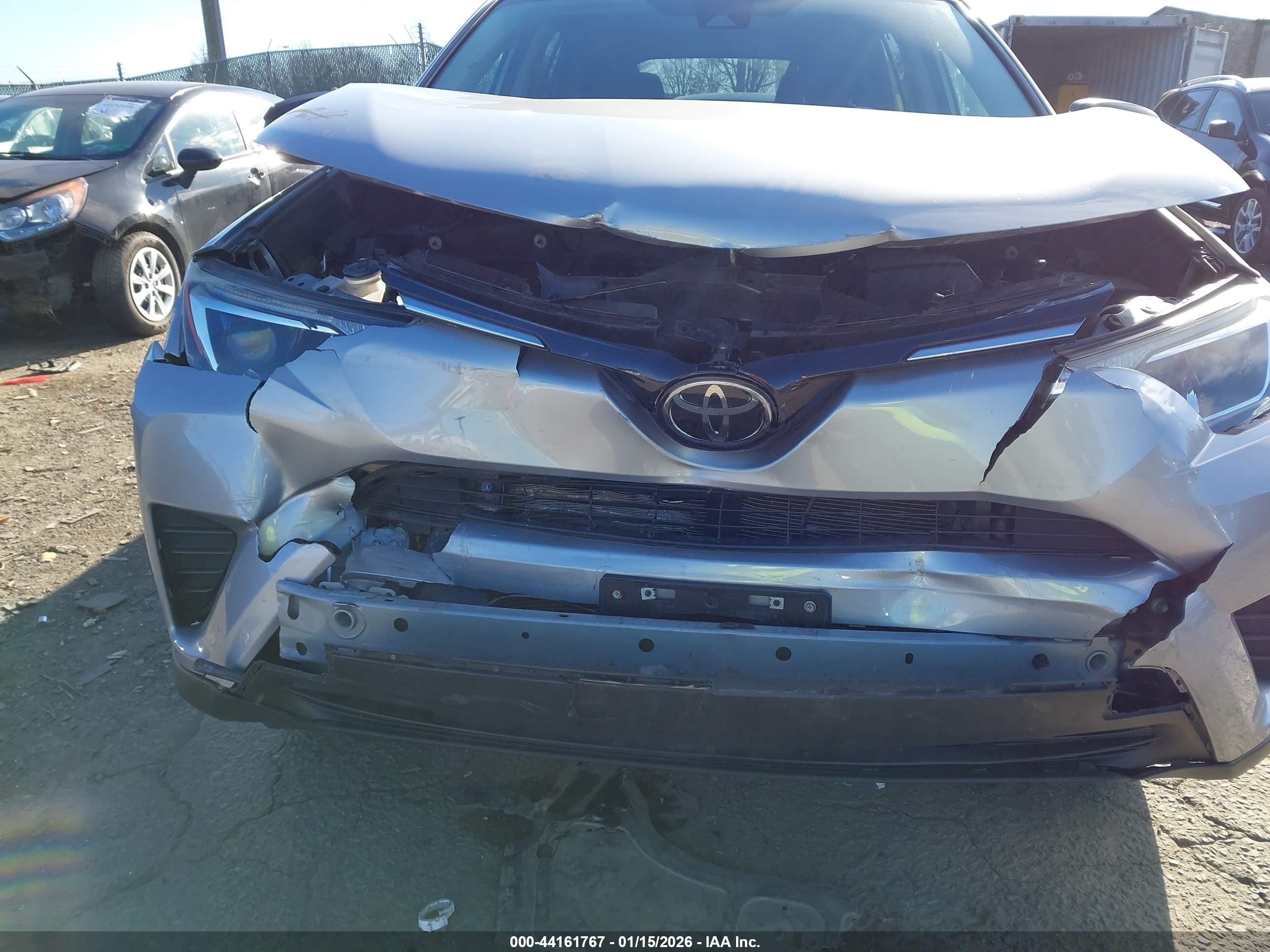 TOYOTA RAV4 image 6