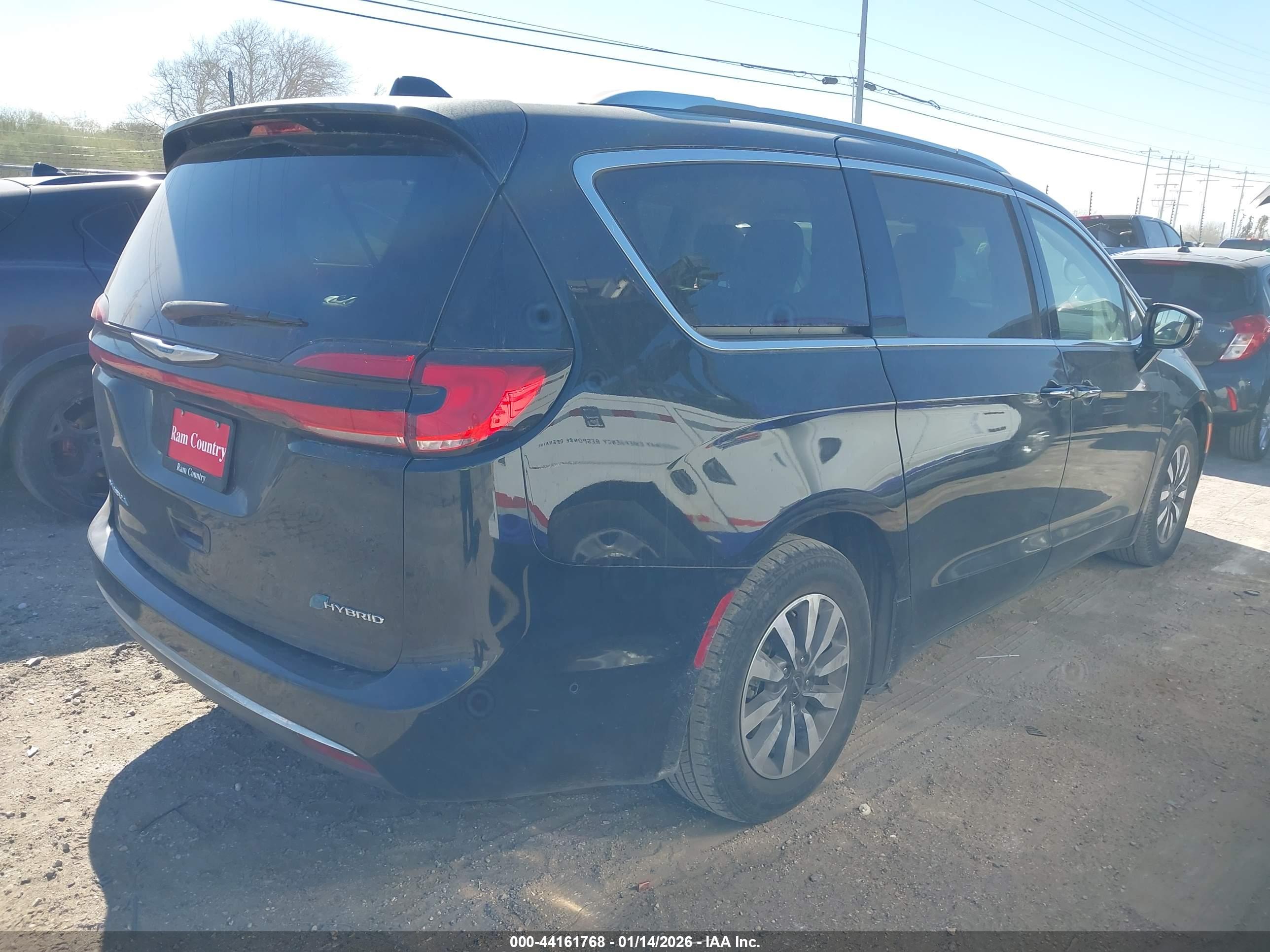 CHRYSLER PACIFICA image 4