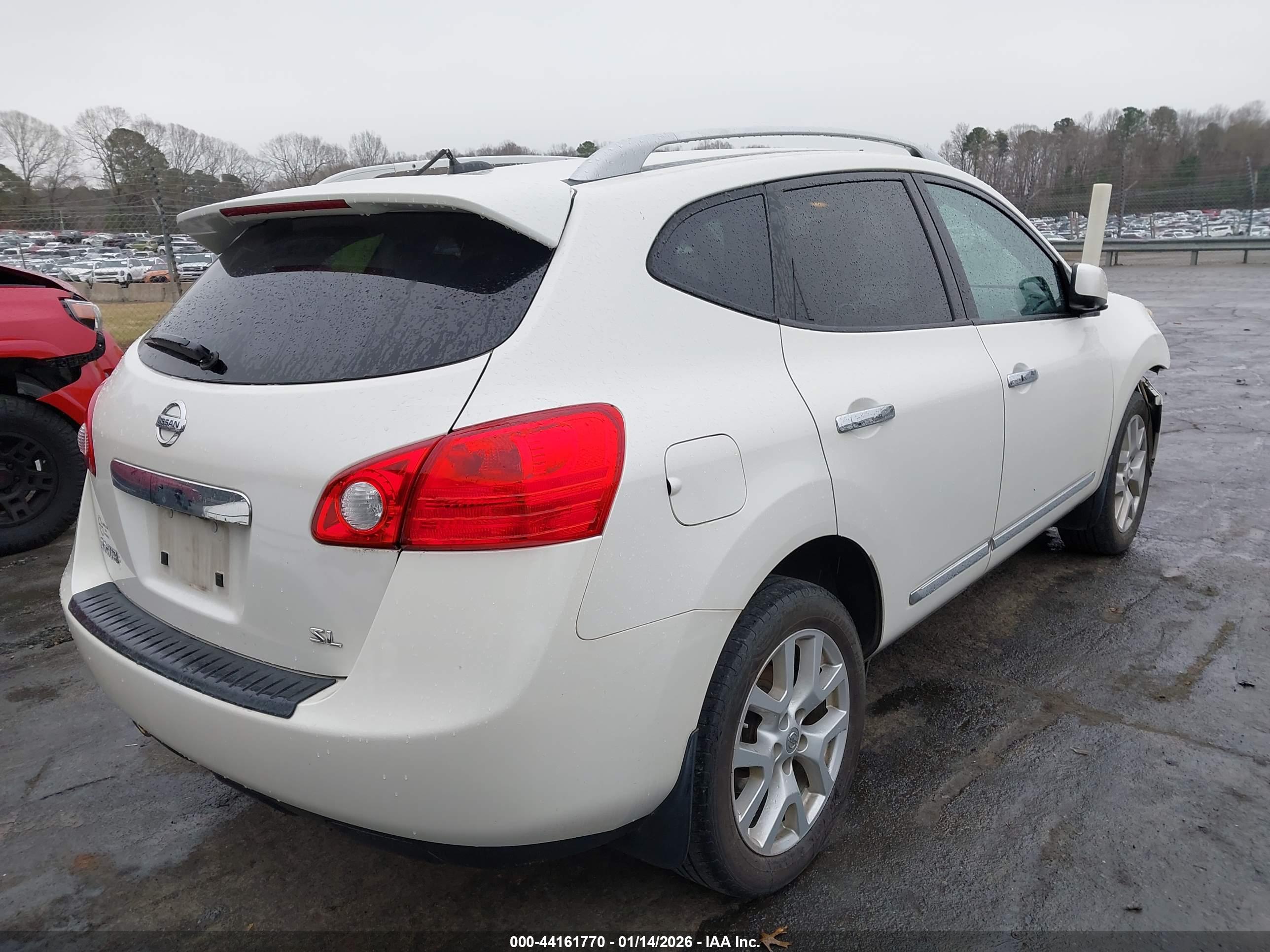 NISSAN ROGUE image 4