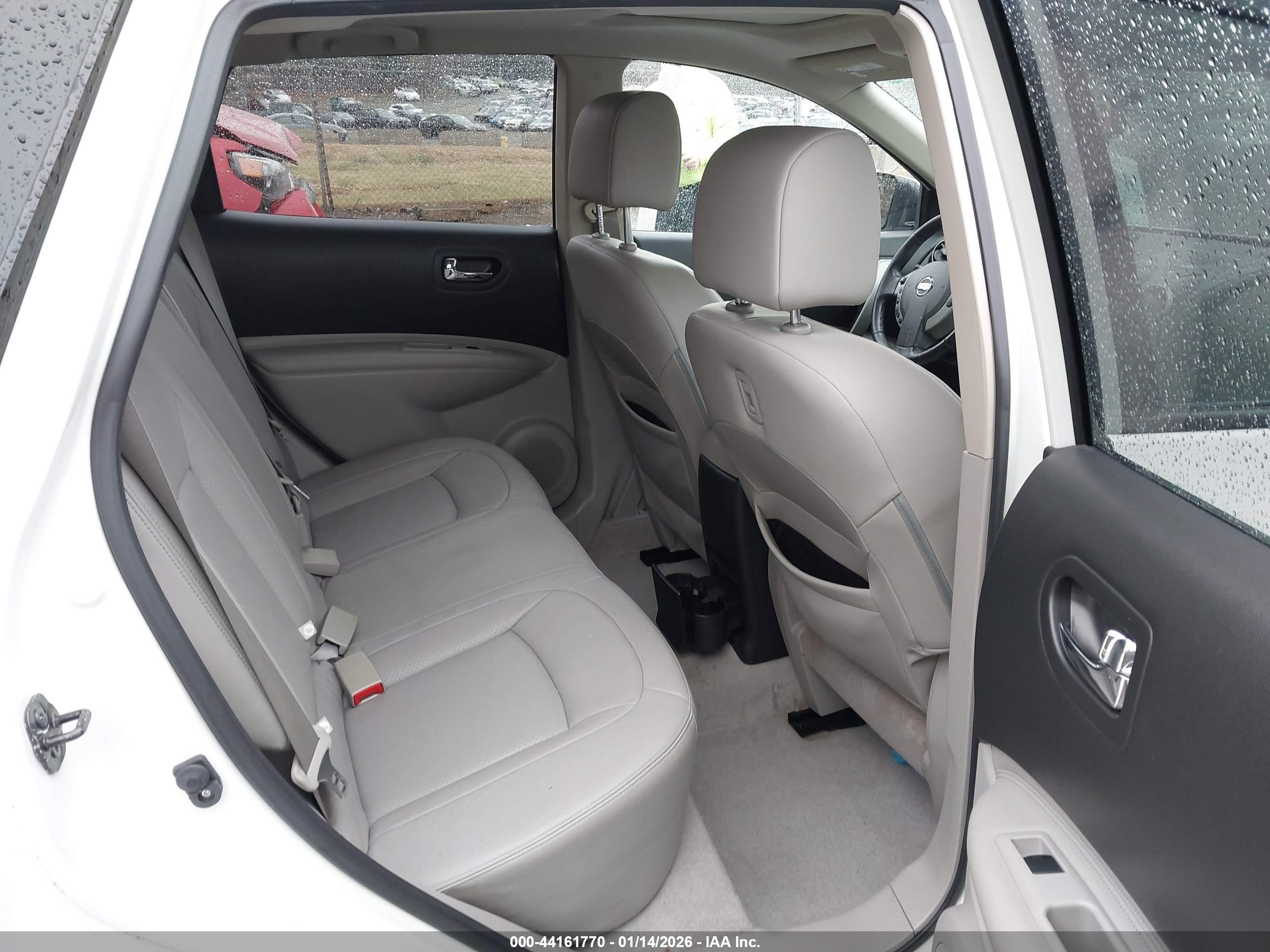 NISSAN ROGUE image 8