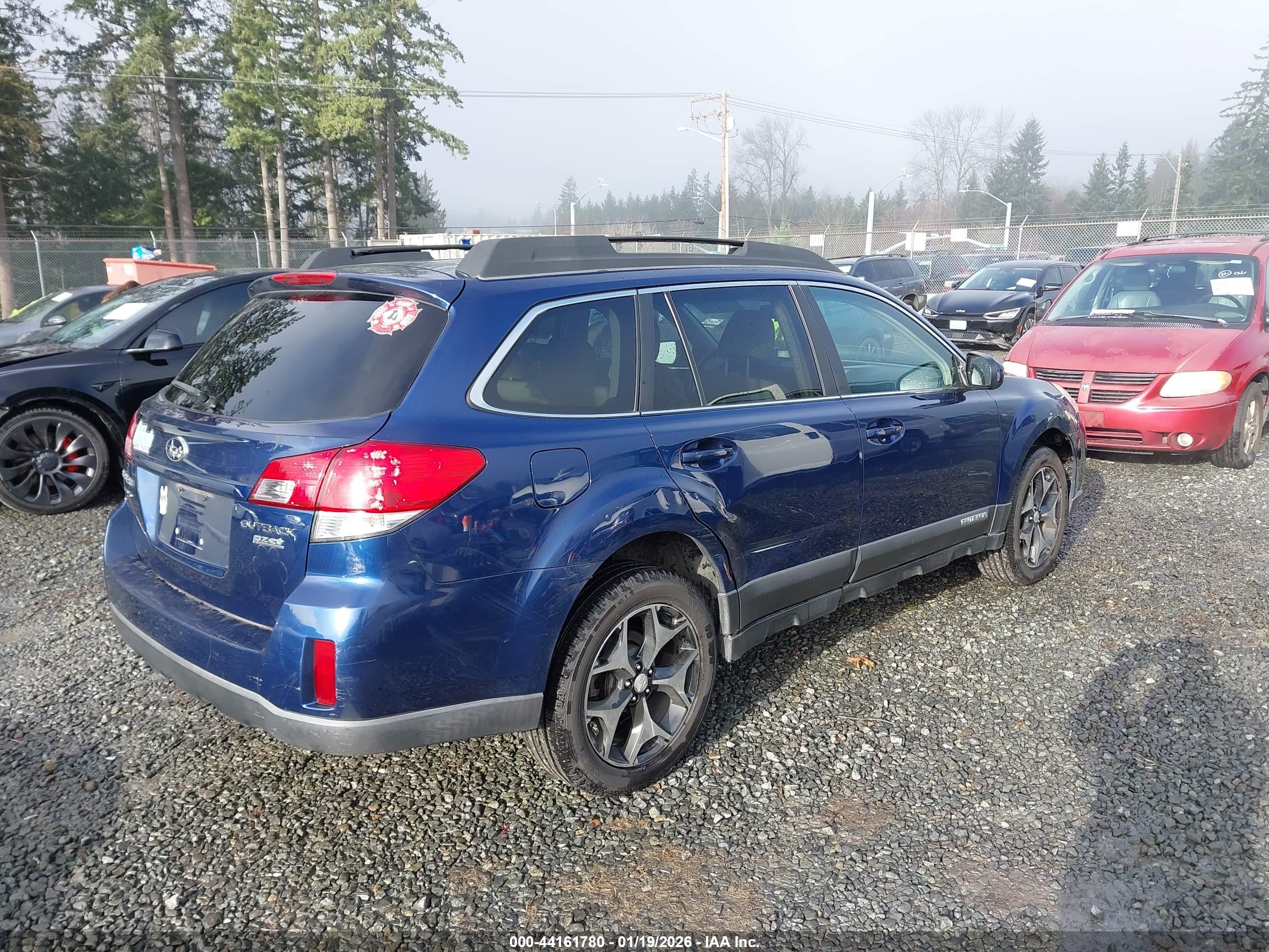 SUBARU OUTBACK image 4