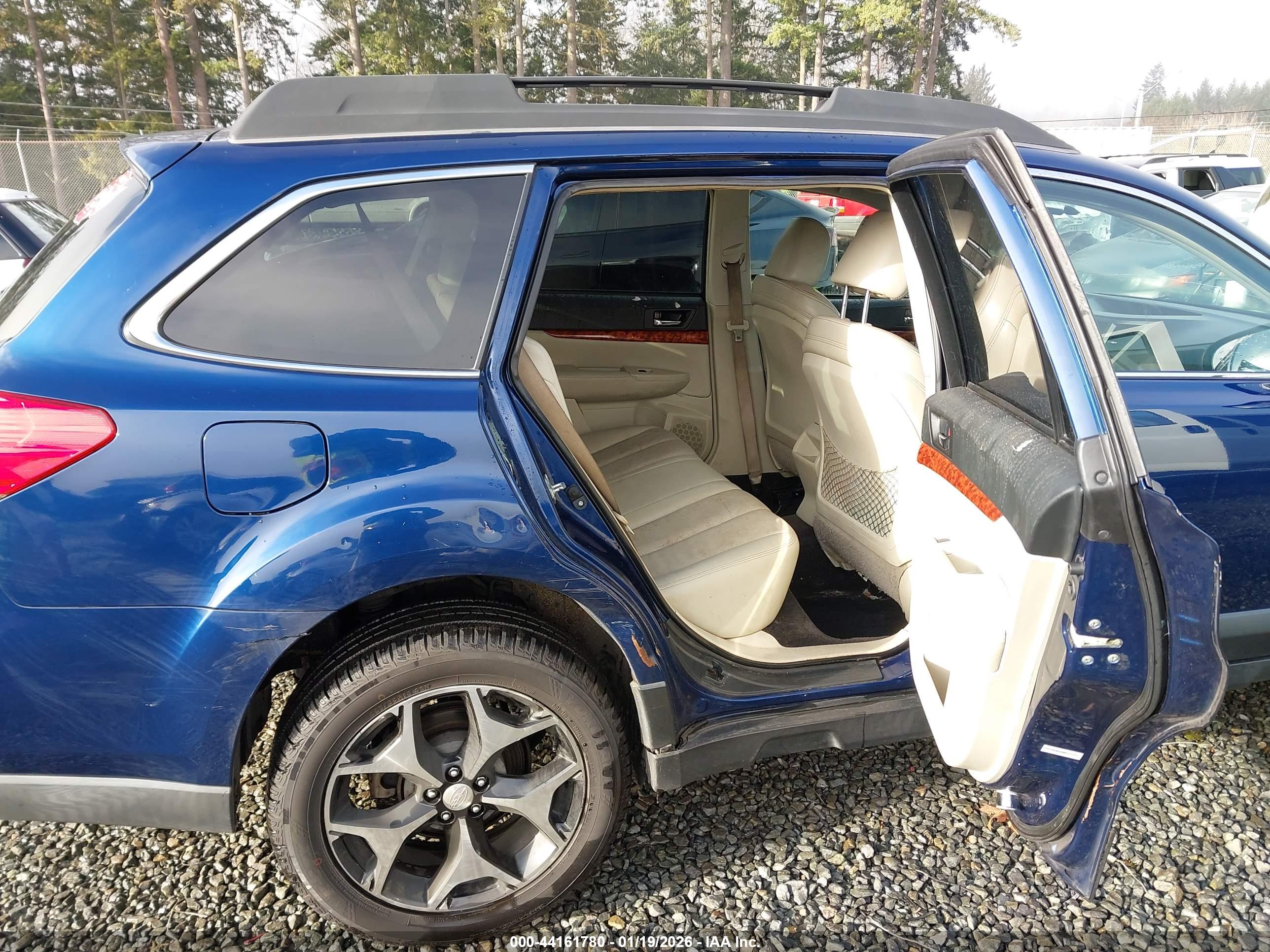 SUBARU OUTBACK image 8