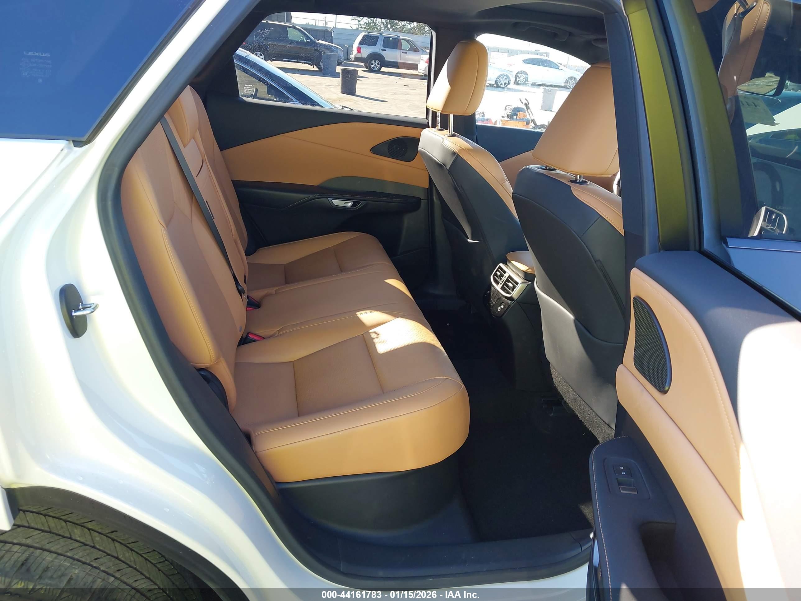 LEXUS RX image 8