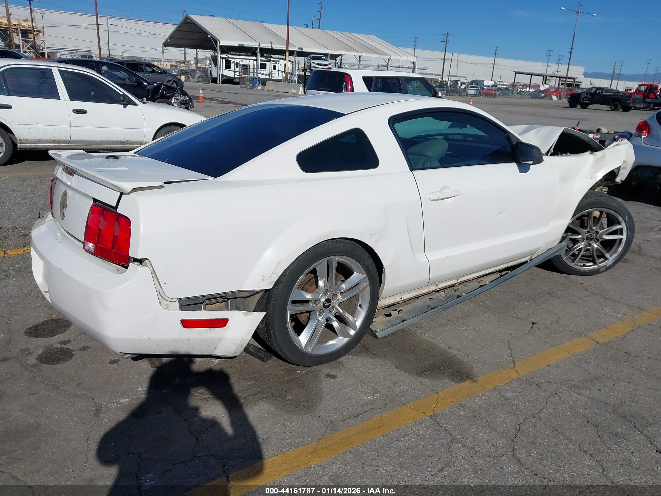 FORD MUSTANG image 4
