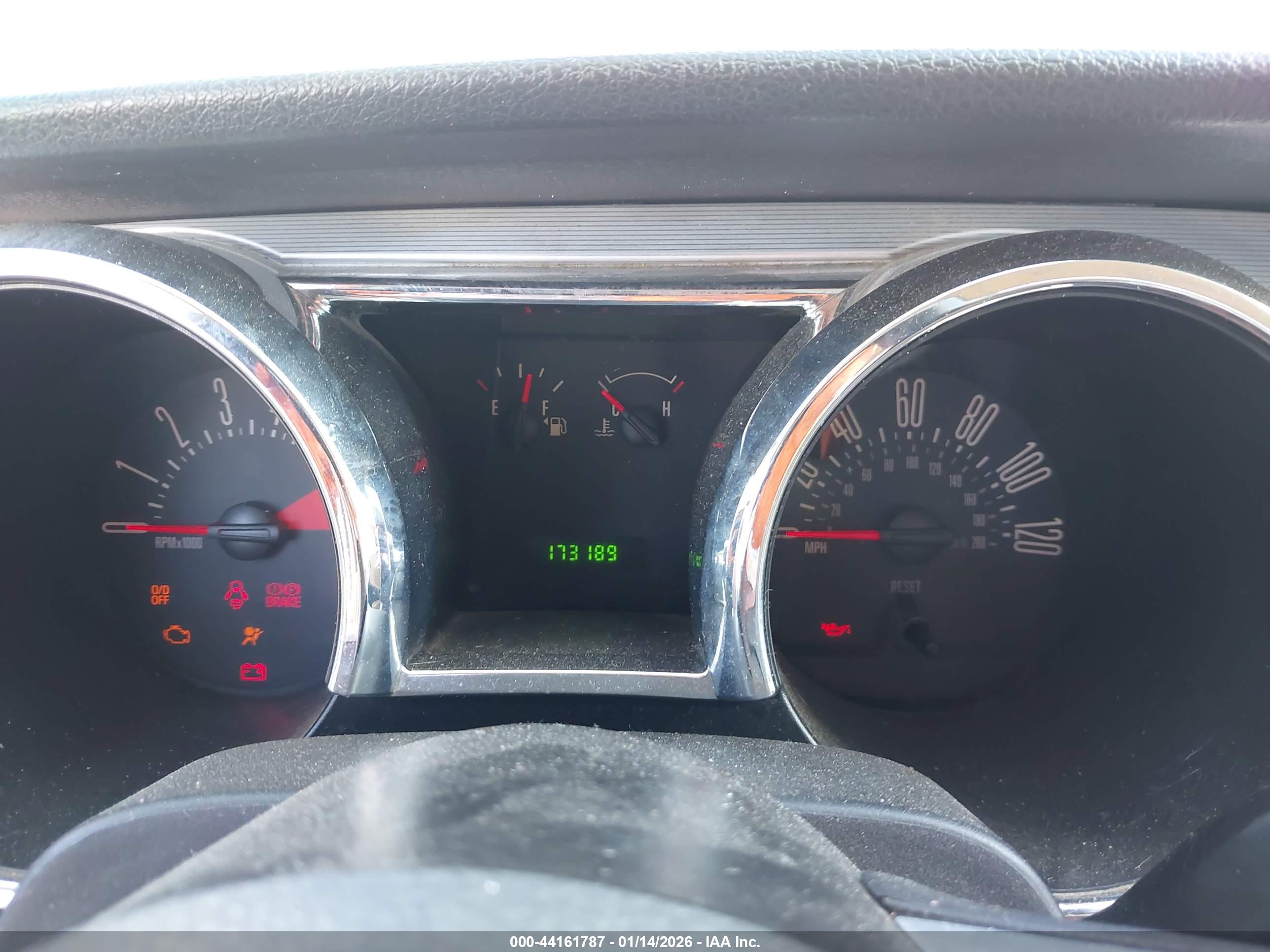FORD MUSTANG image 7