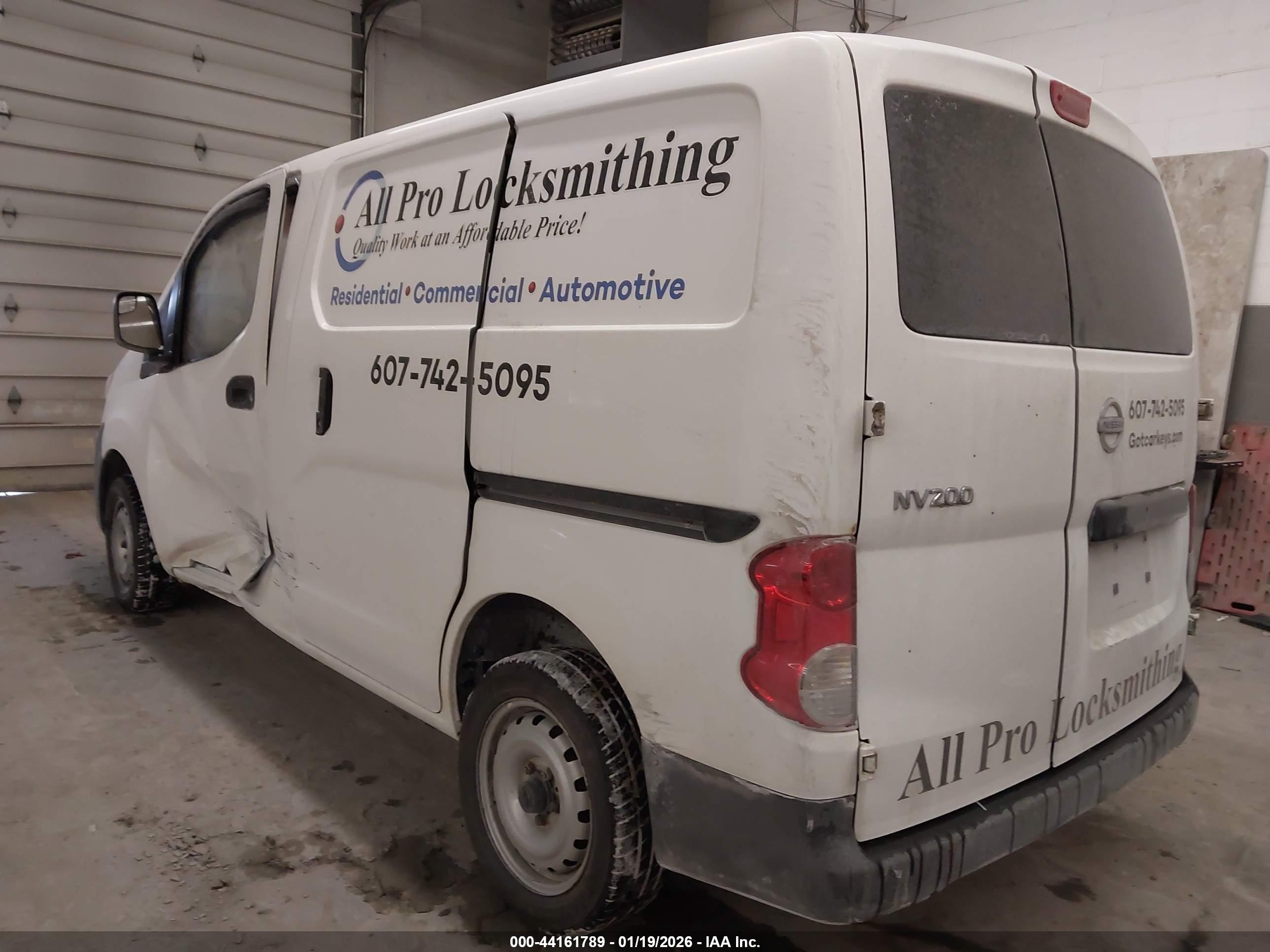 NISSAN NV200 image 3