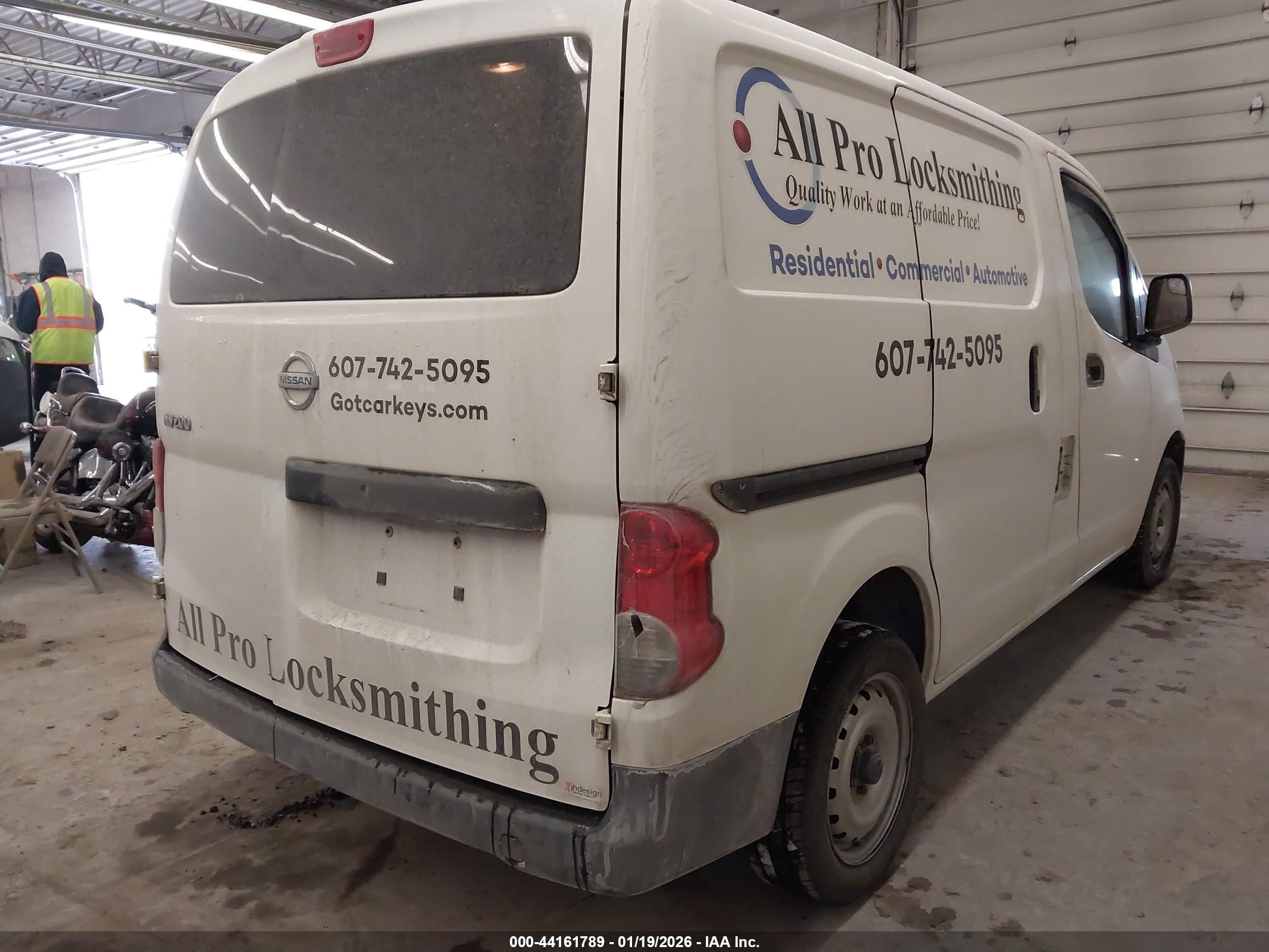NISSAN NV200 image 4