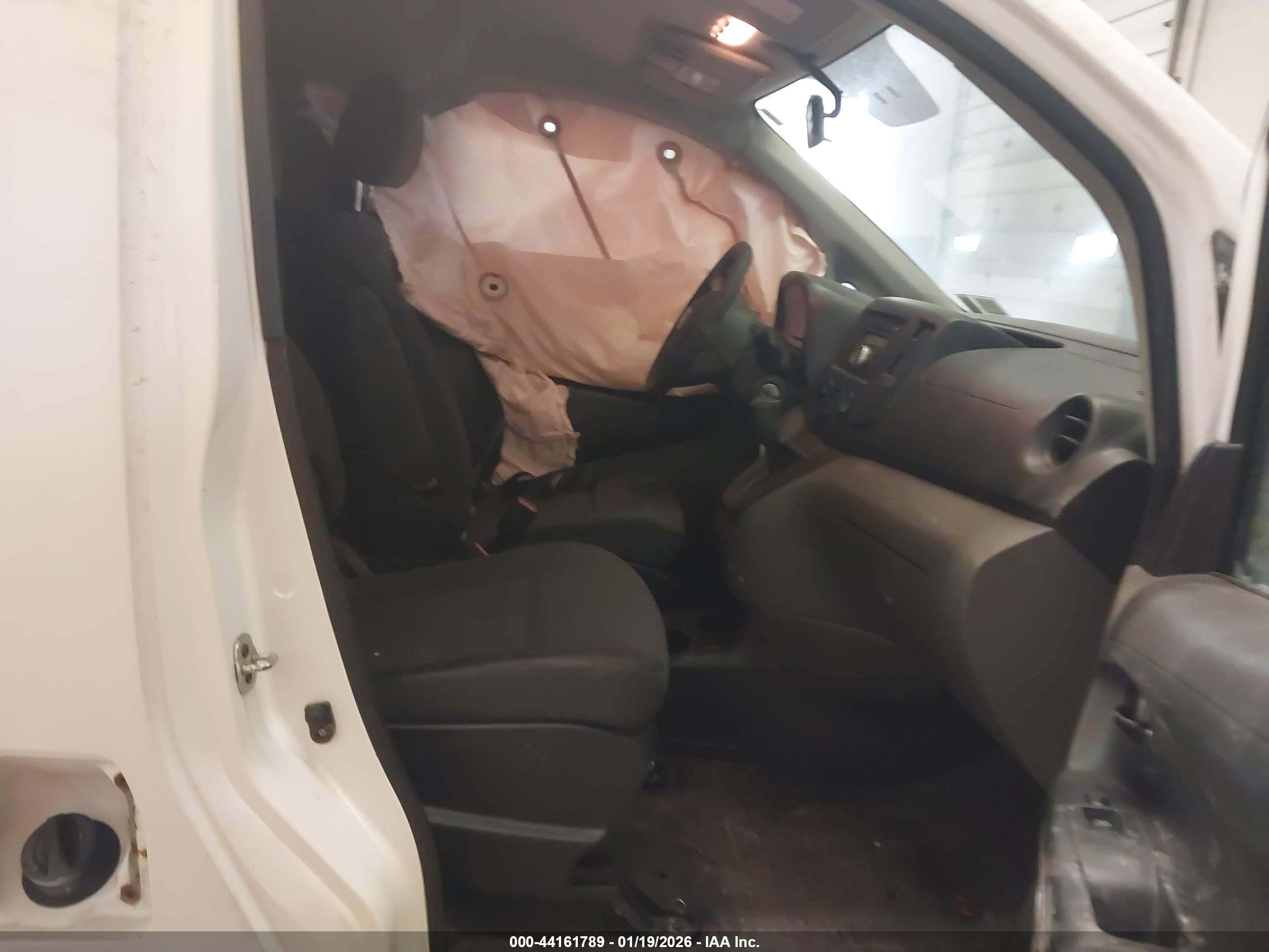 NISSAN NV200 image 5