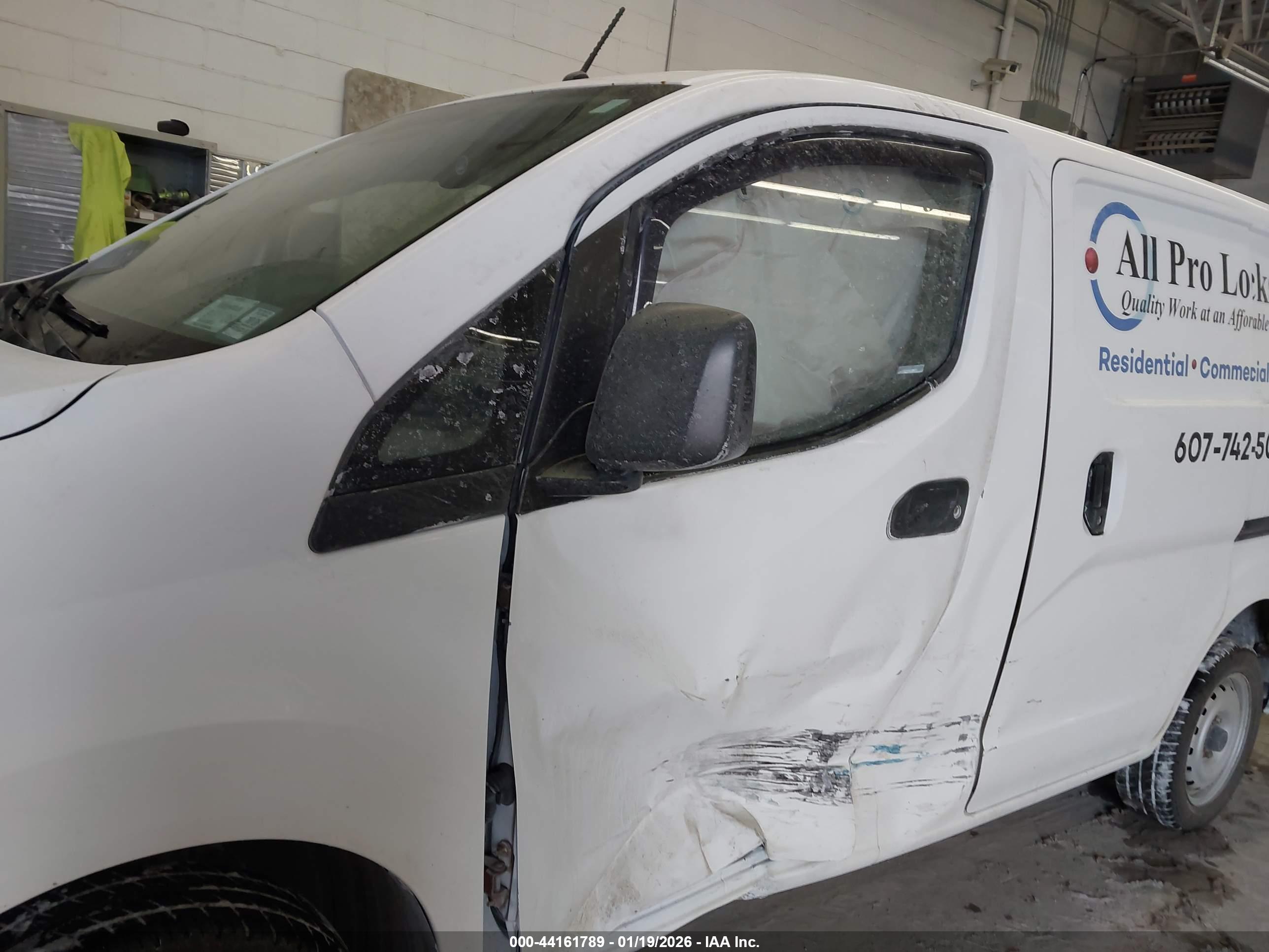 NISSAN NV200 image 6