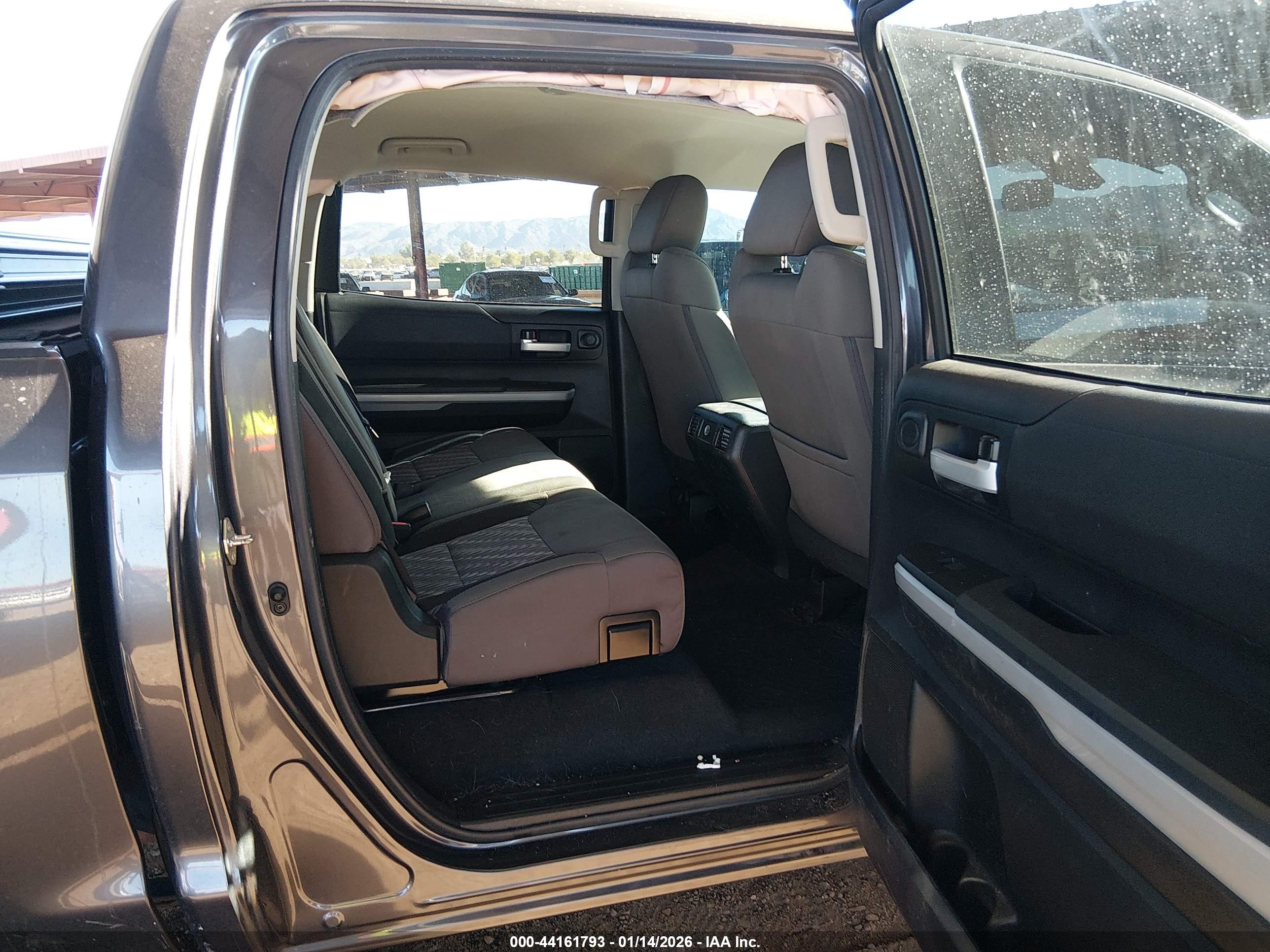 TOYOTA TUNDRA image 8