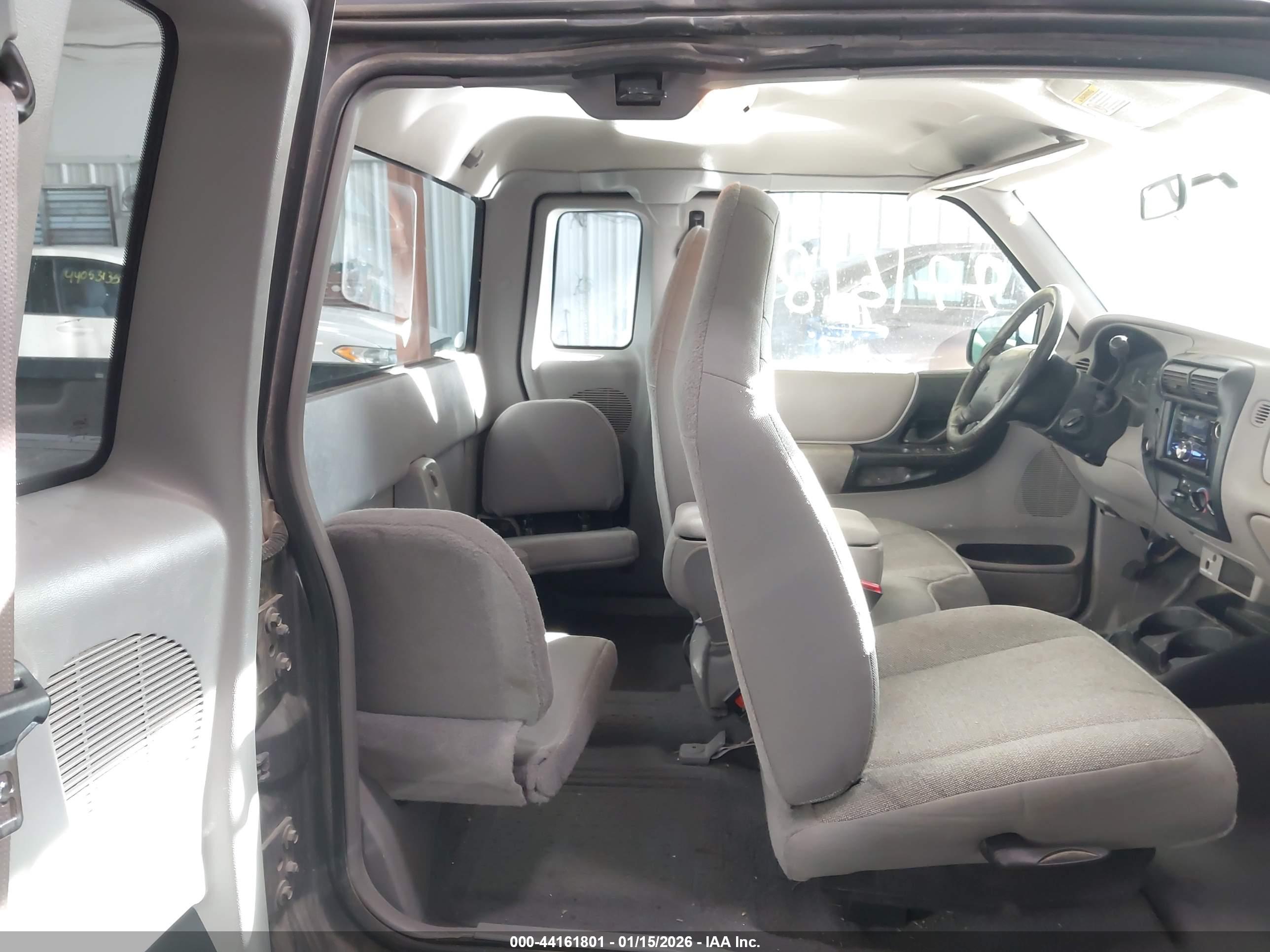 FORD RANGER image 8
