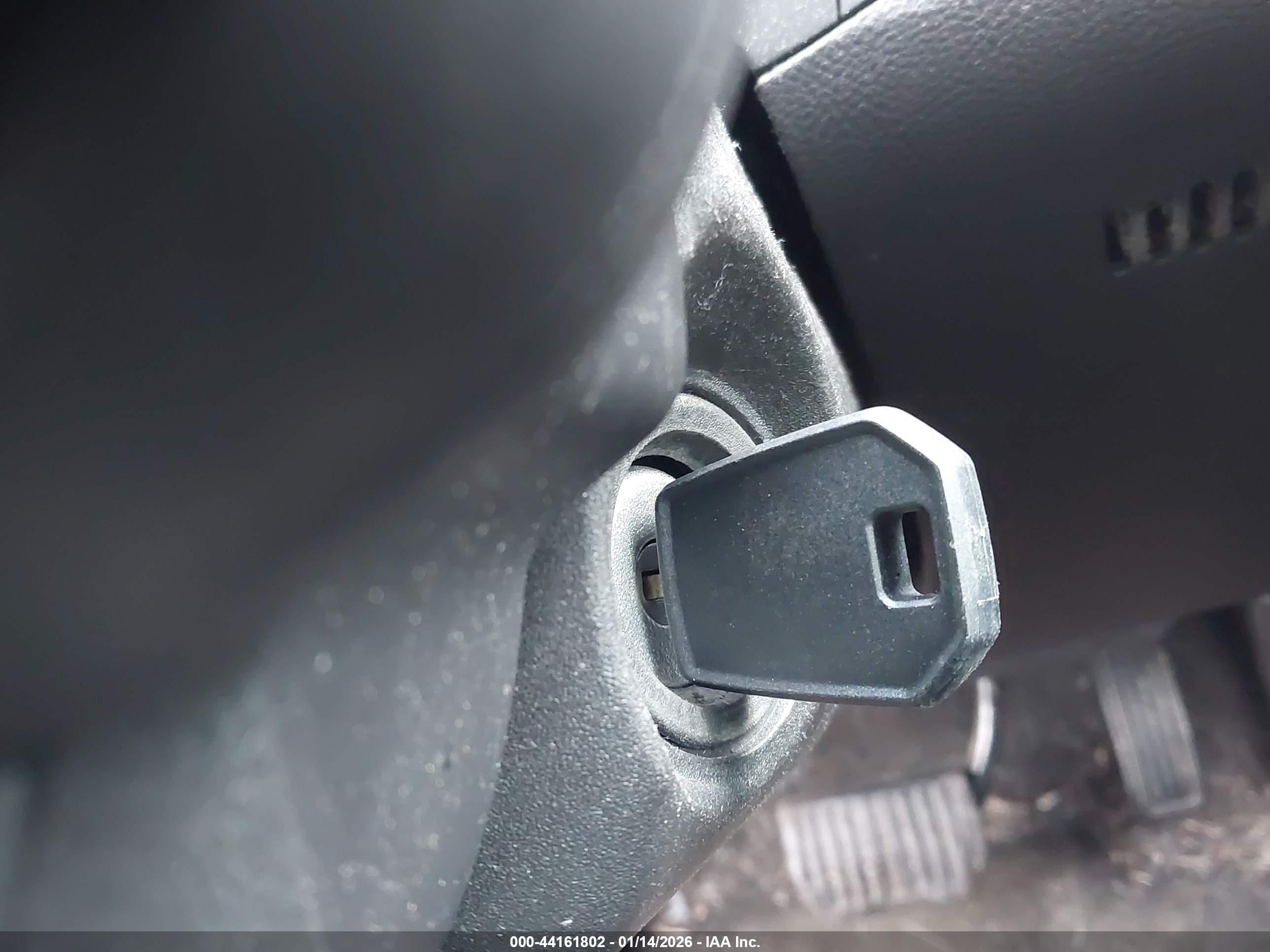 FORD FUSION image 11