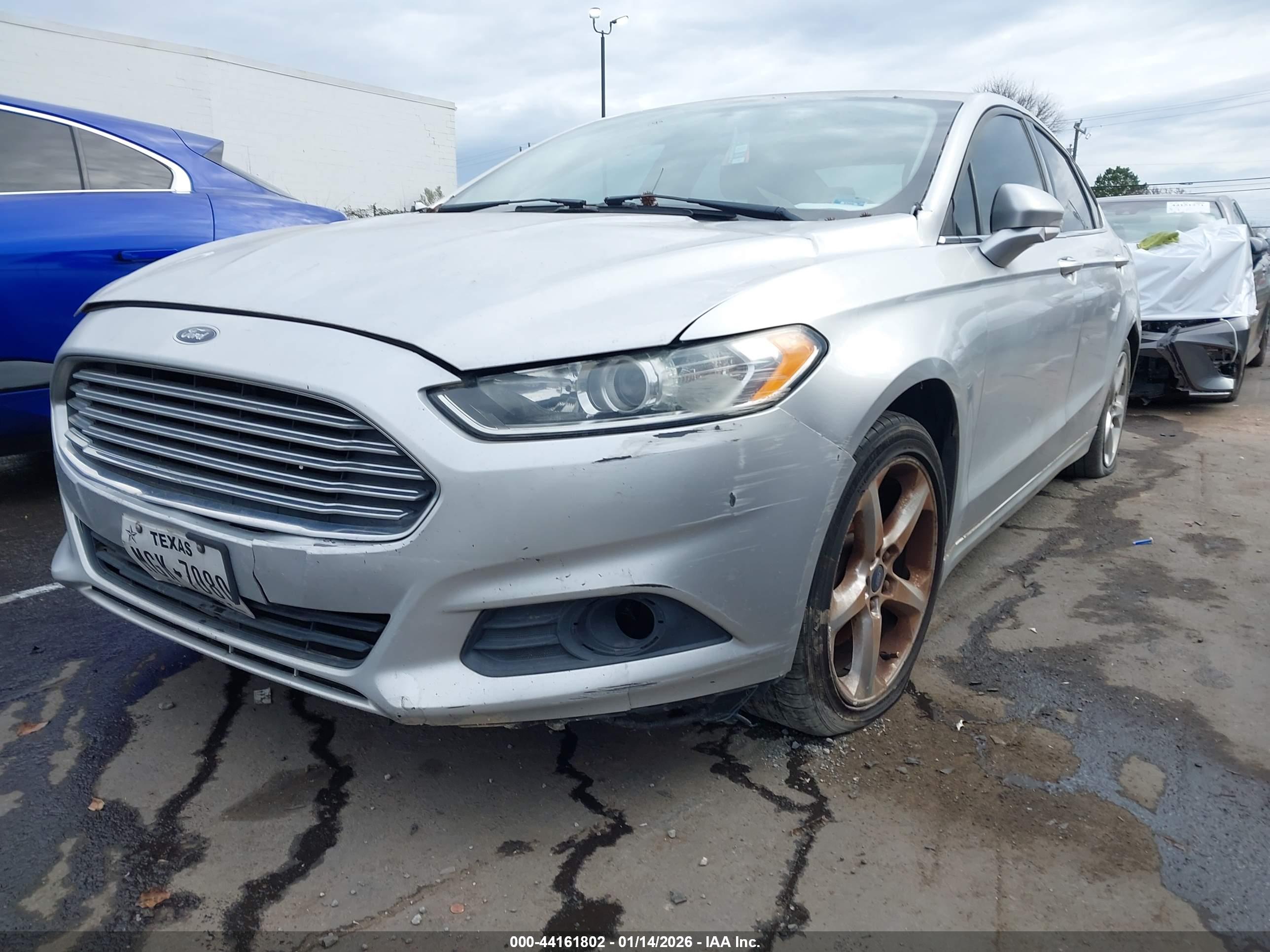 FORD FUSION image 2