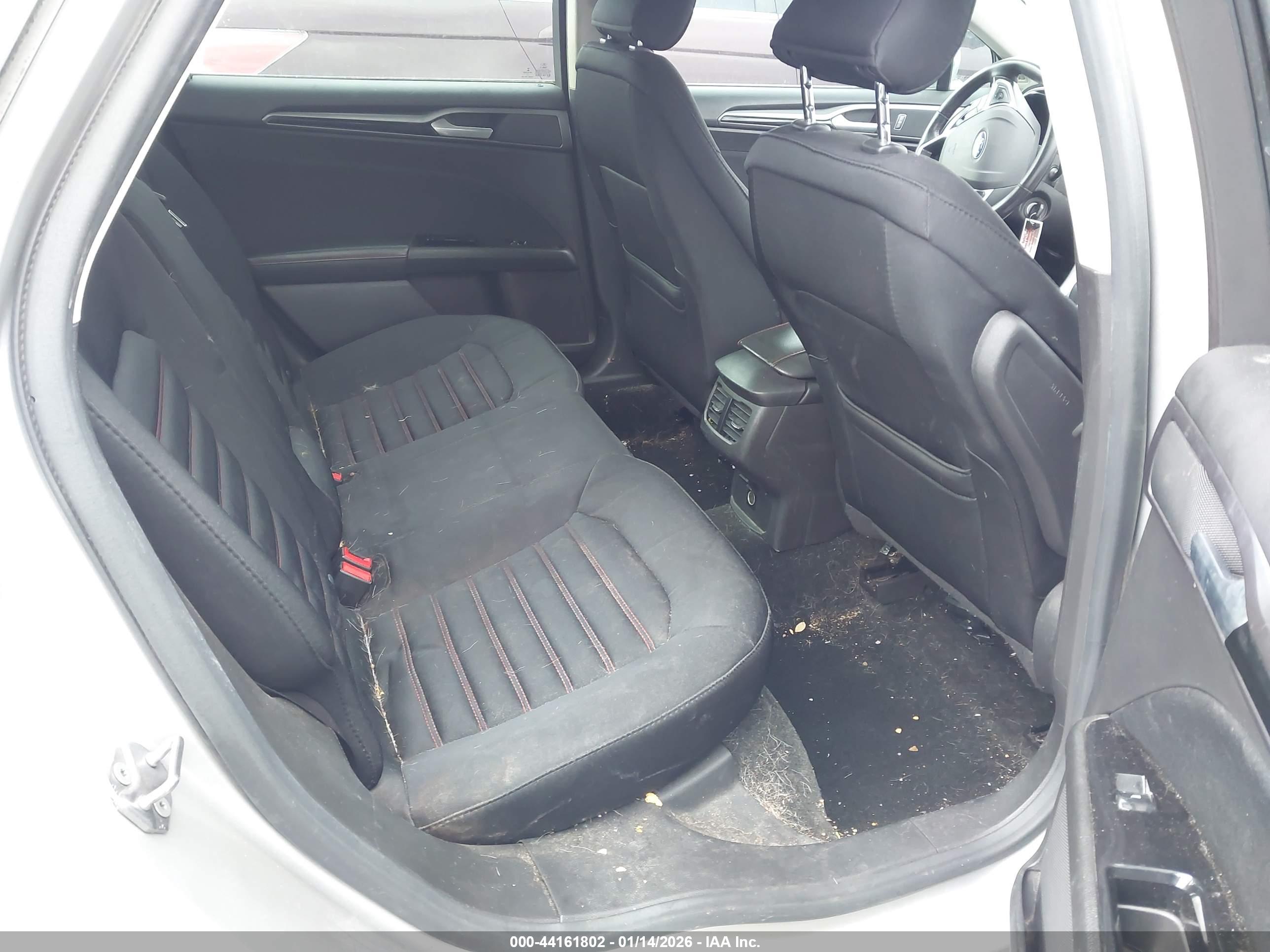 FORD FUSION image 8