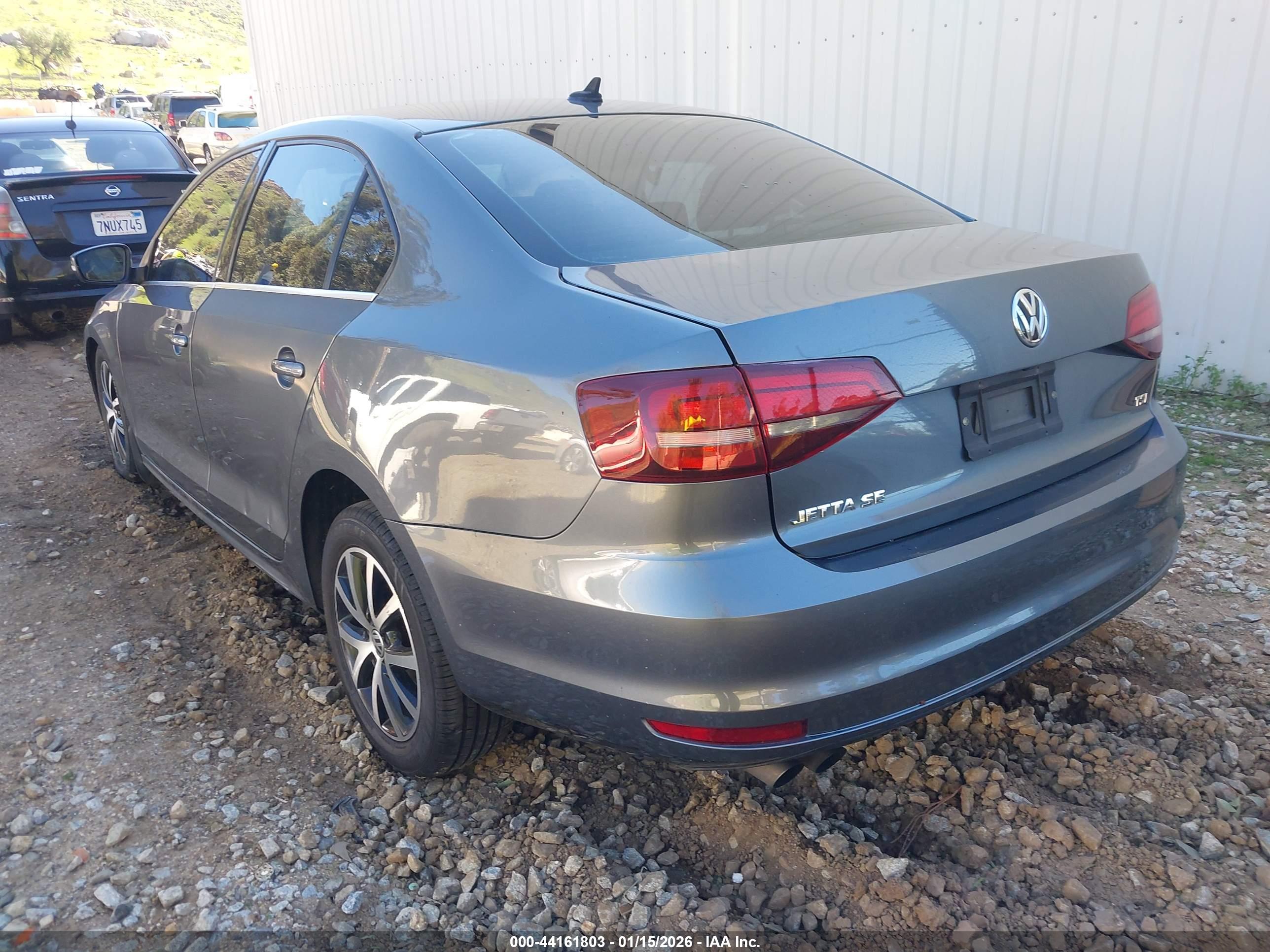 VOLKSWAGEN JETTA image 3