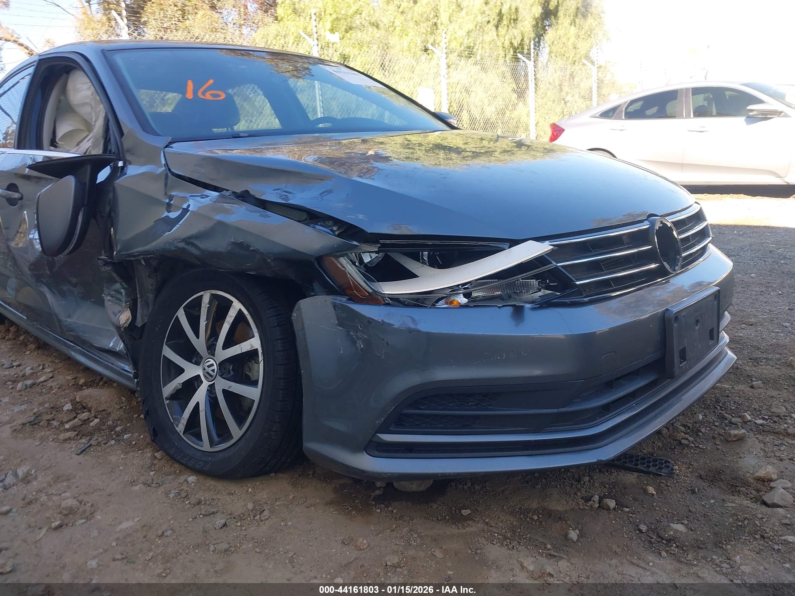 VOLKSWAGEN JETTA image 6