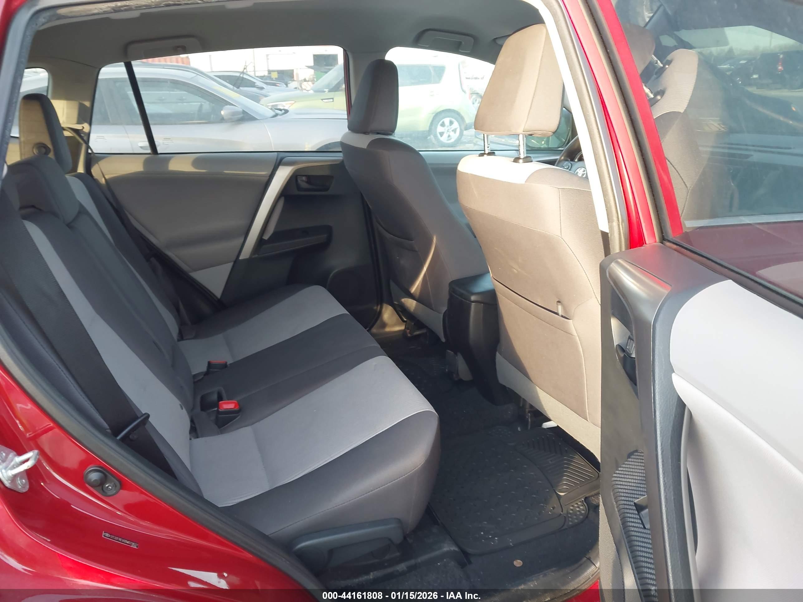 TOYOTA RAV4 image 8