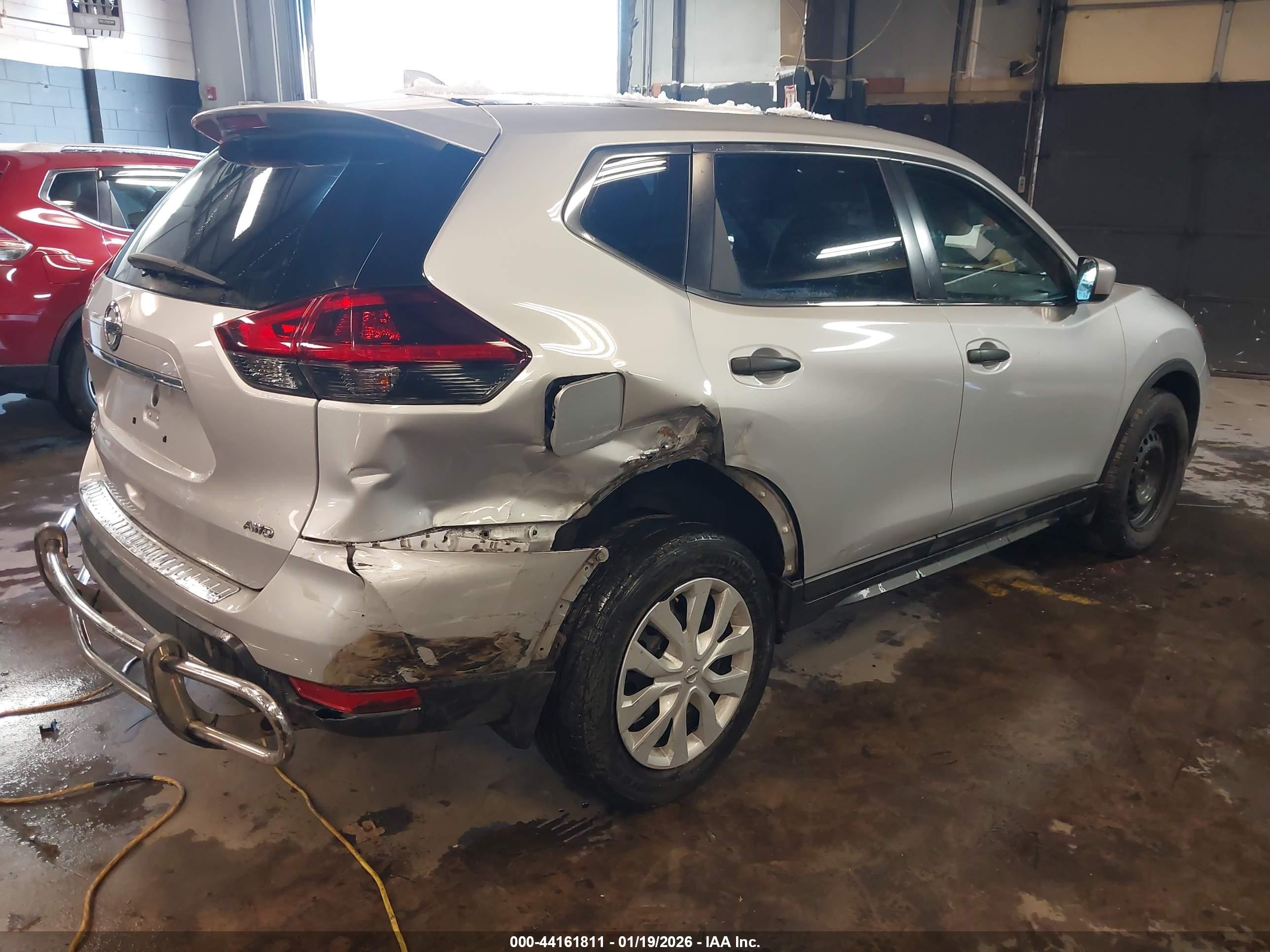 NISSAN ROGUE image 4