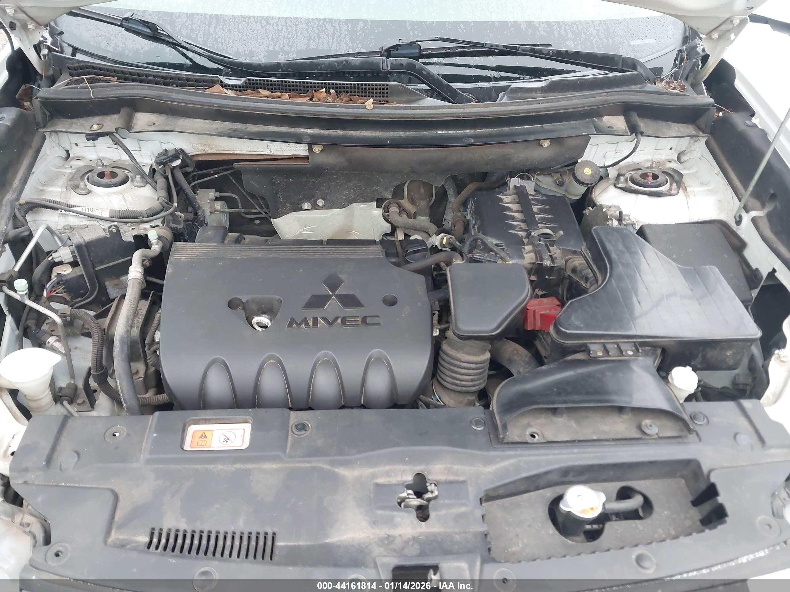 MITSUBISHI OUTLANDER image 10