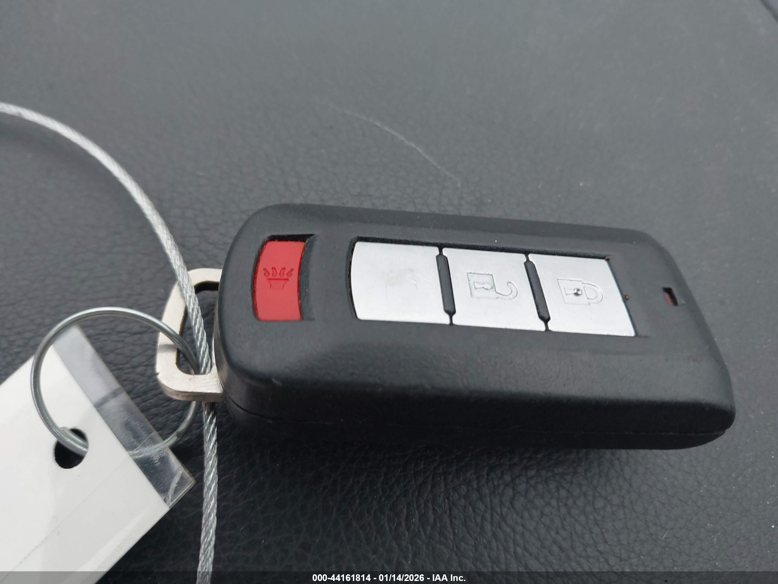 MITSUBISHI OUTLANDER image 11