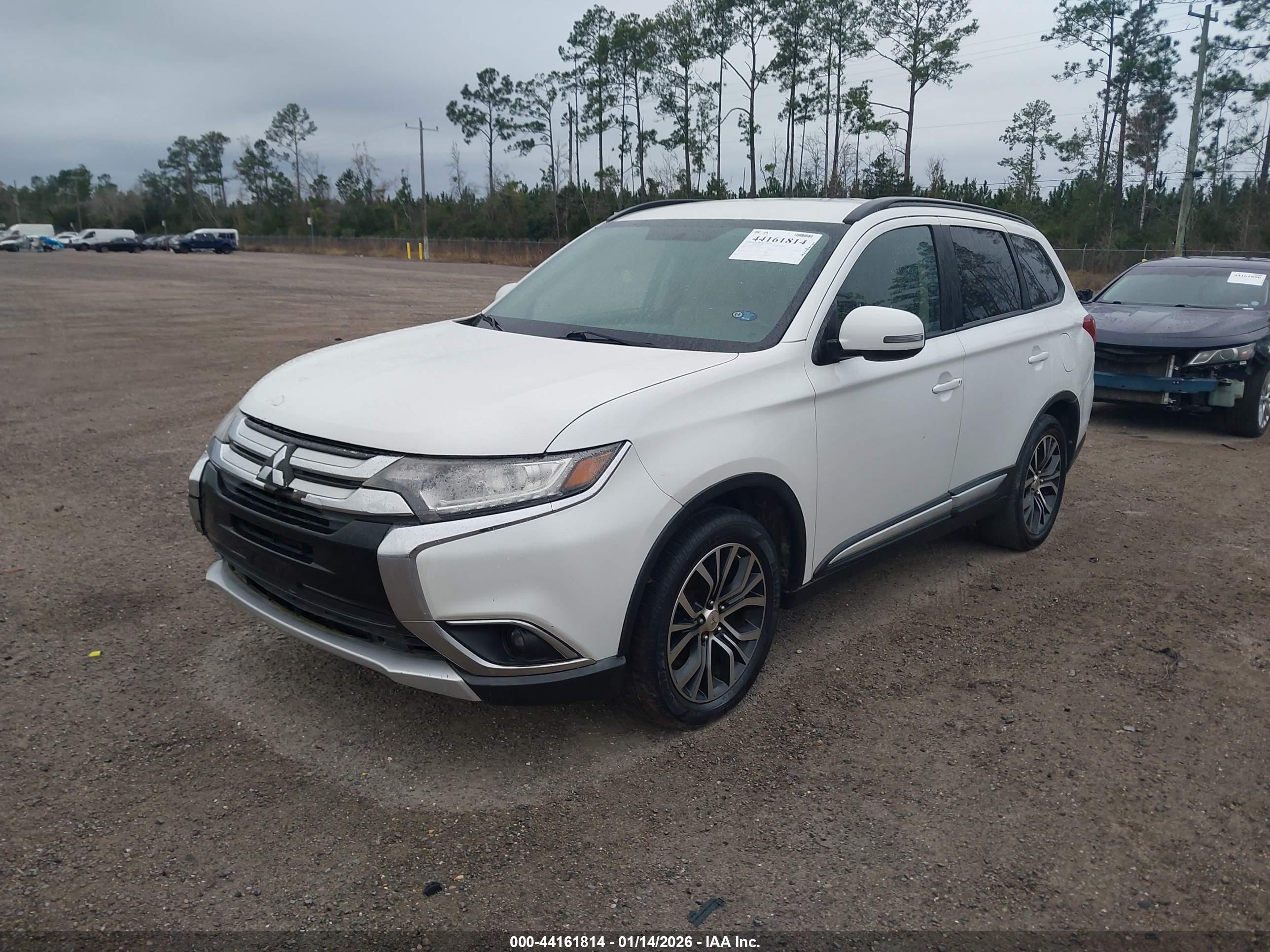 MITSUBISHI OUTLANDER image 2