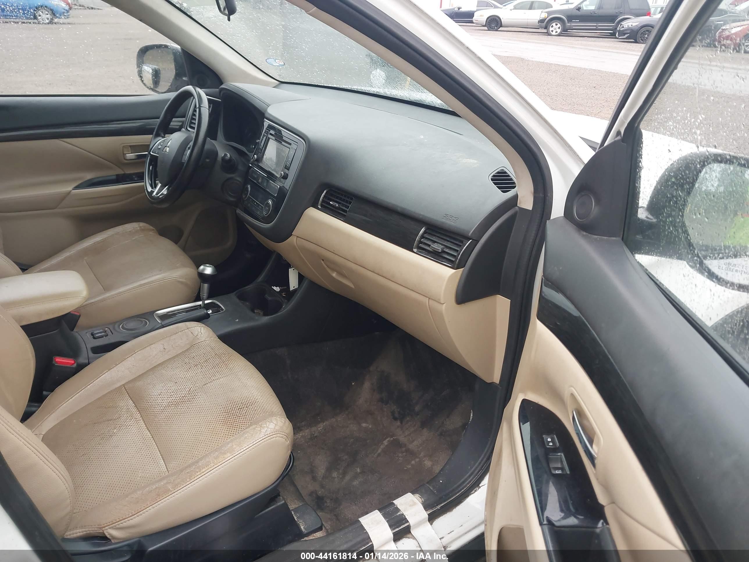 MITSUBISHI OUTLANDER image 5