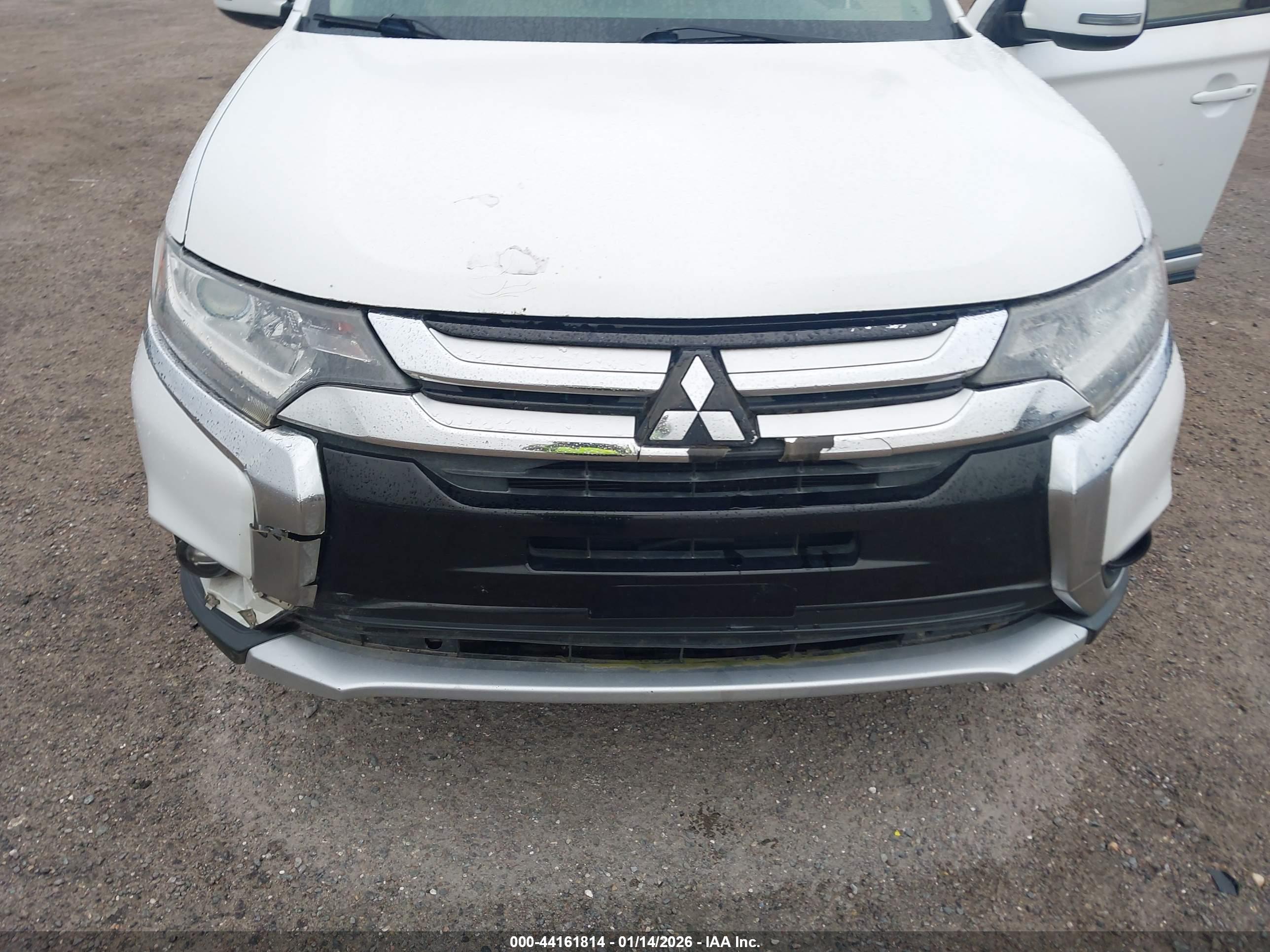 MITSUBISHI OUTLANDER image 6