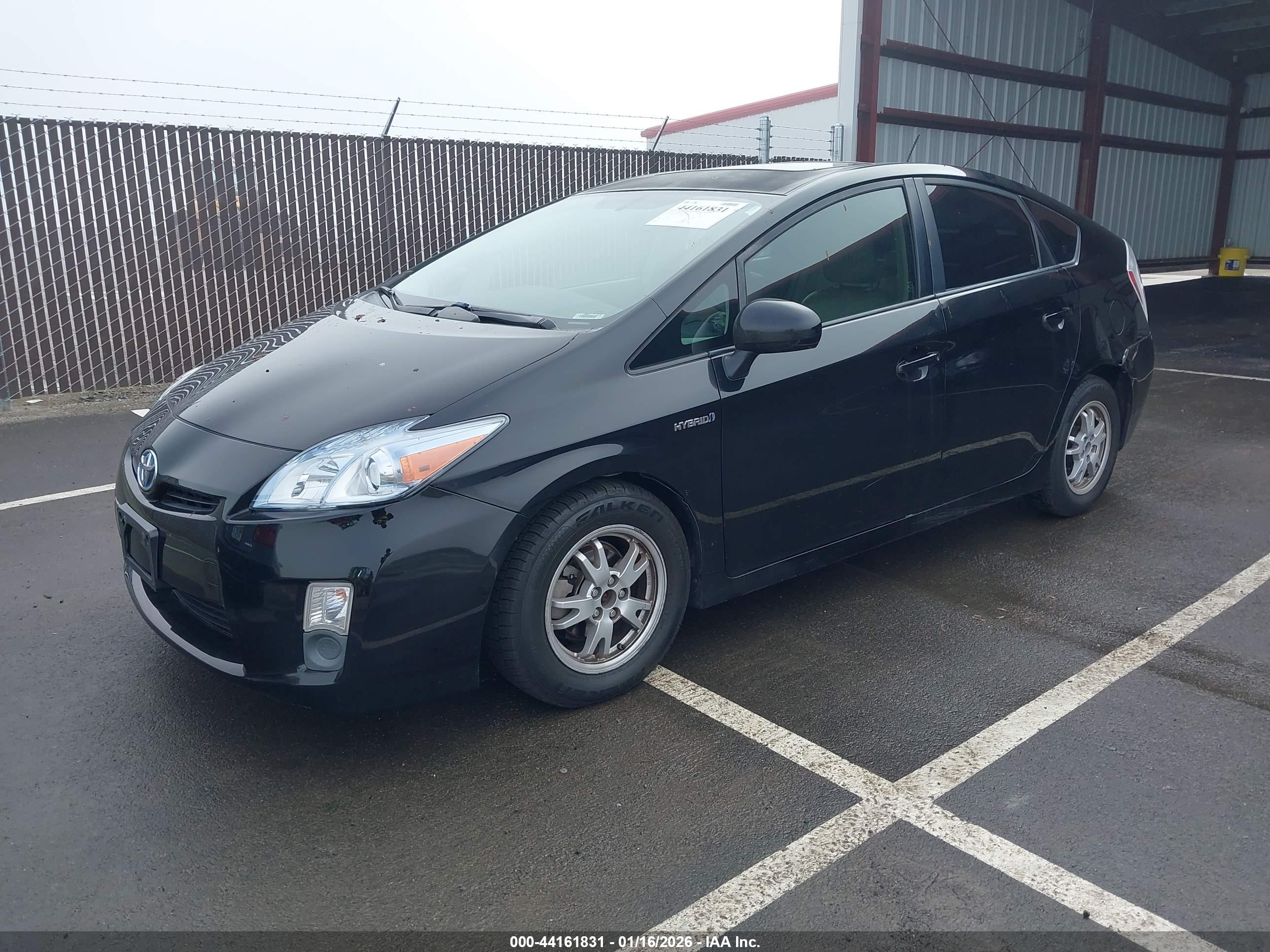 TOYOTA PRIUS image 2