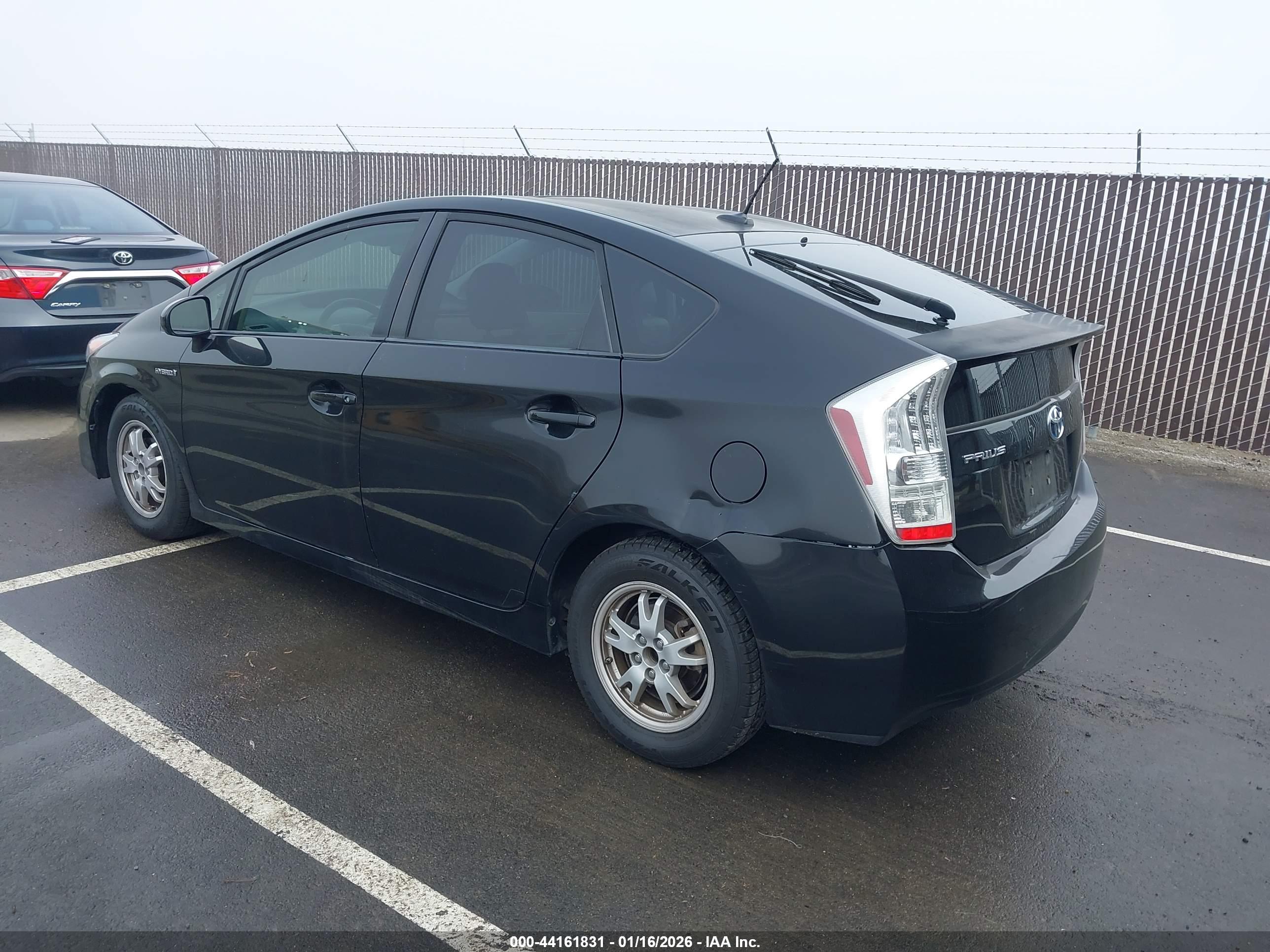 TOYOTA PRIUS image 3