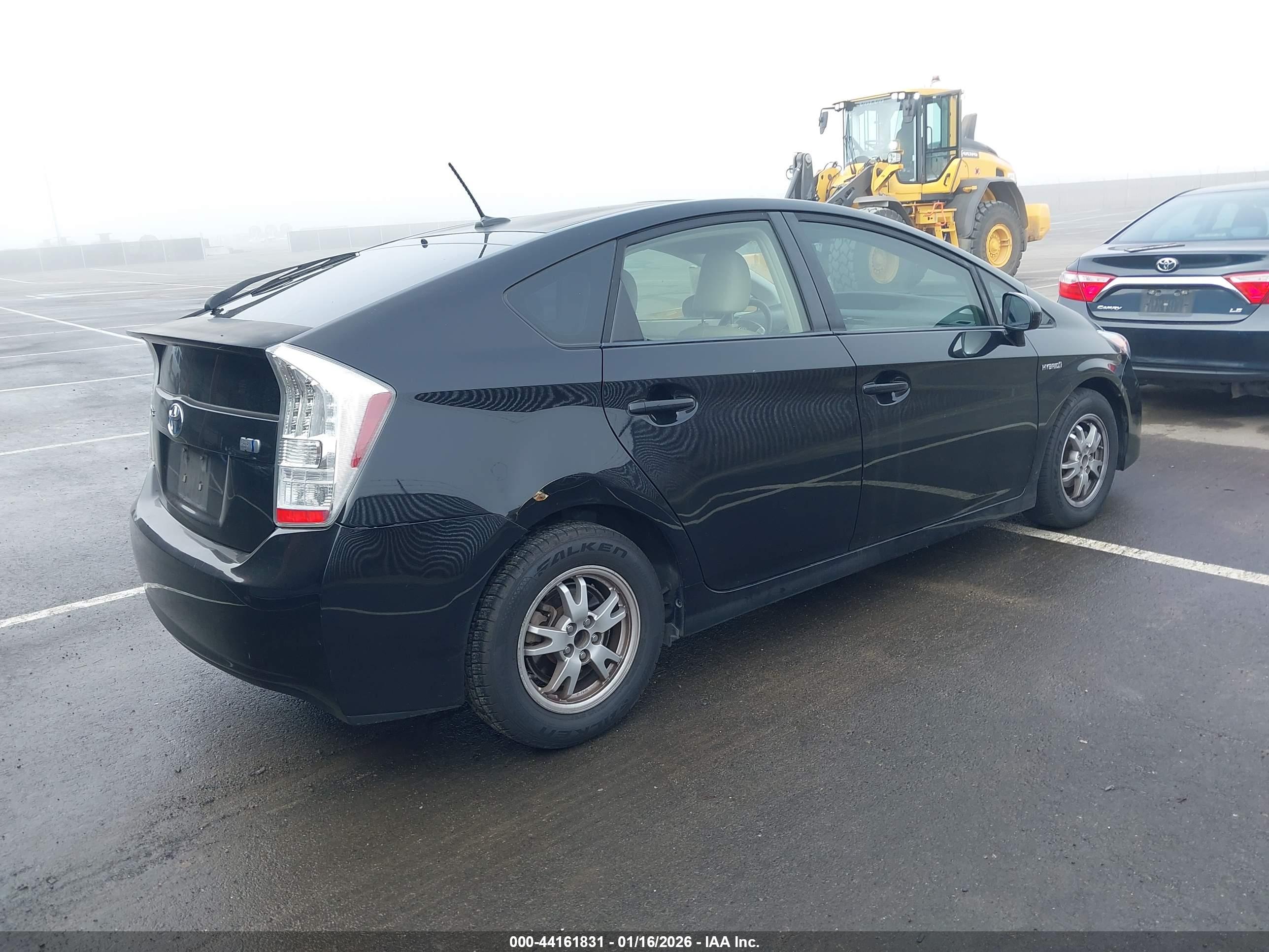 TOYOTA PRIUS image 4