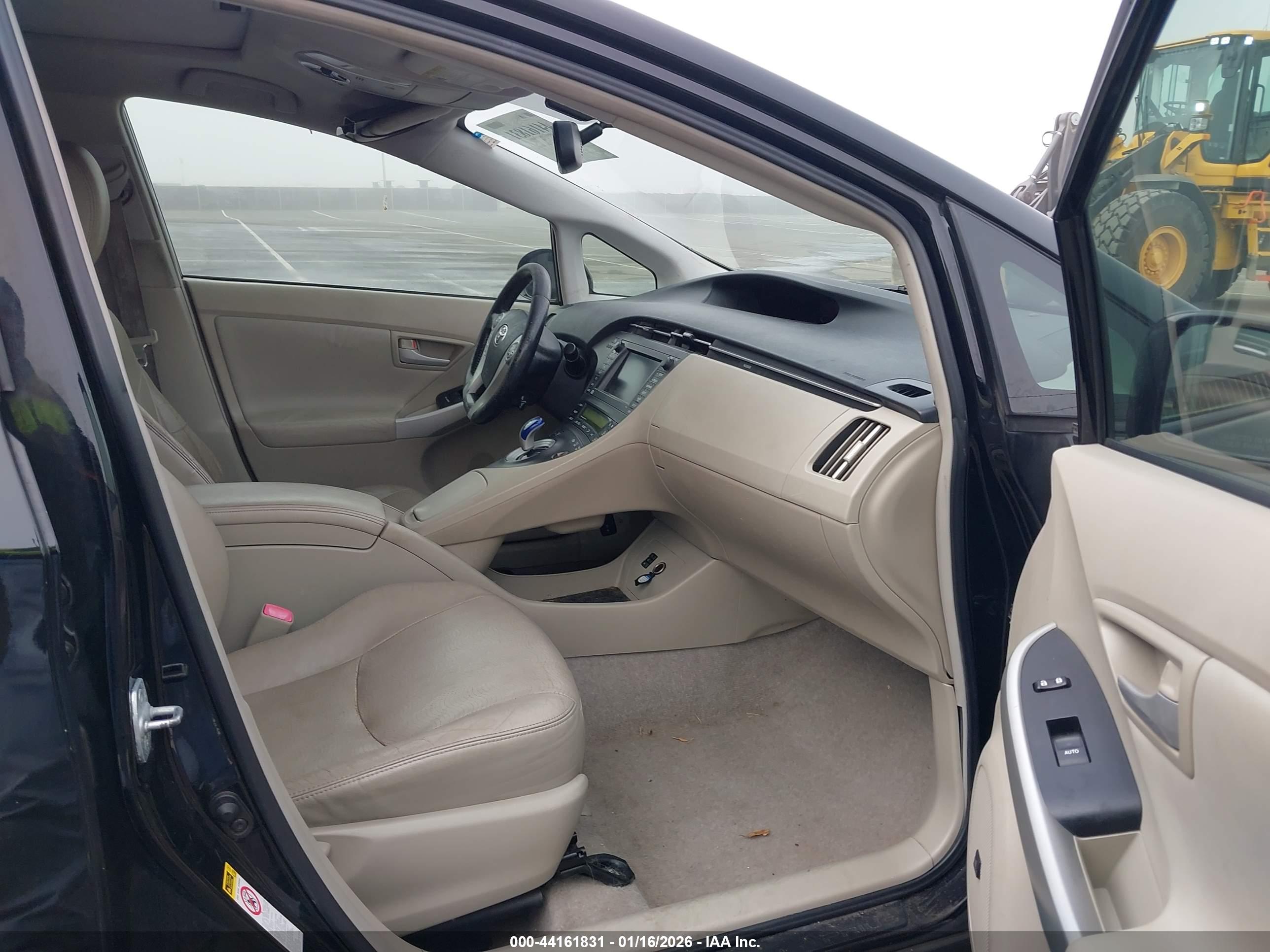 TOYOTA PRIUS image 5