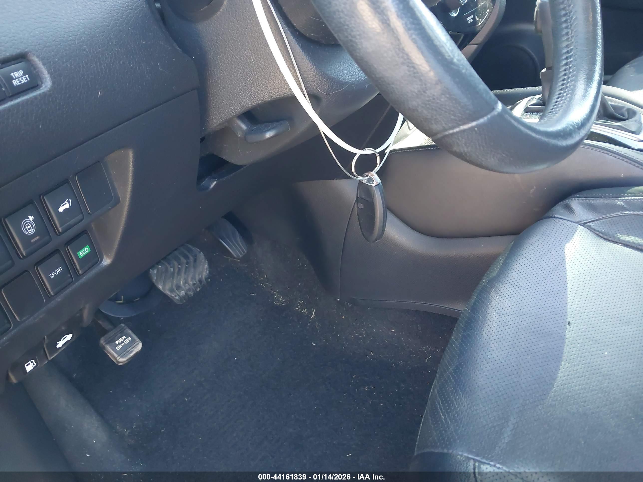 NISSAN ROGUE image 11
